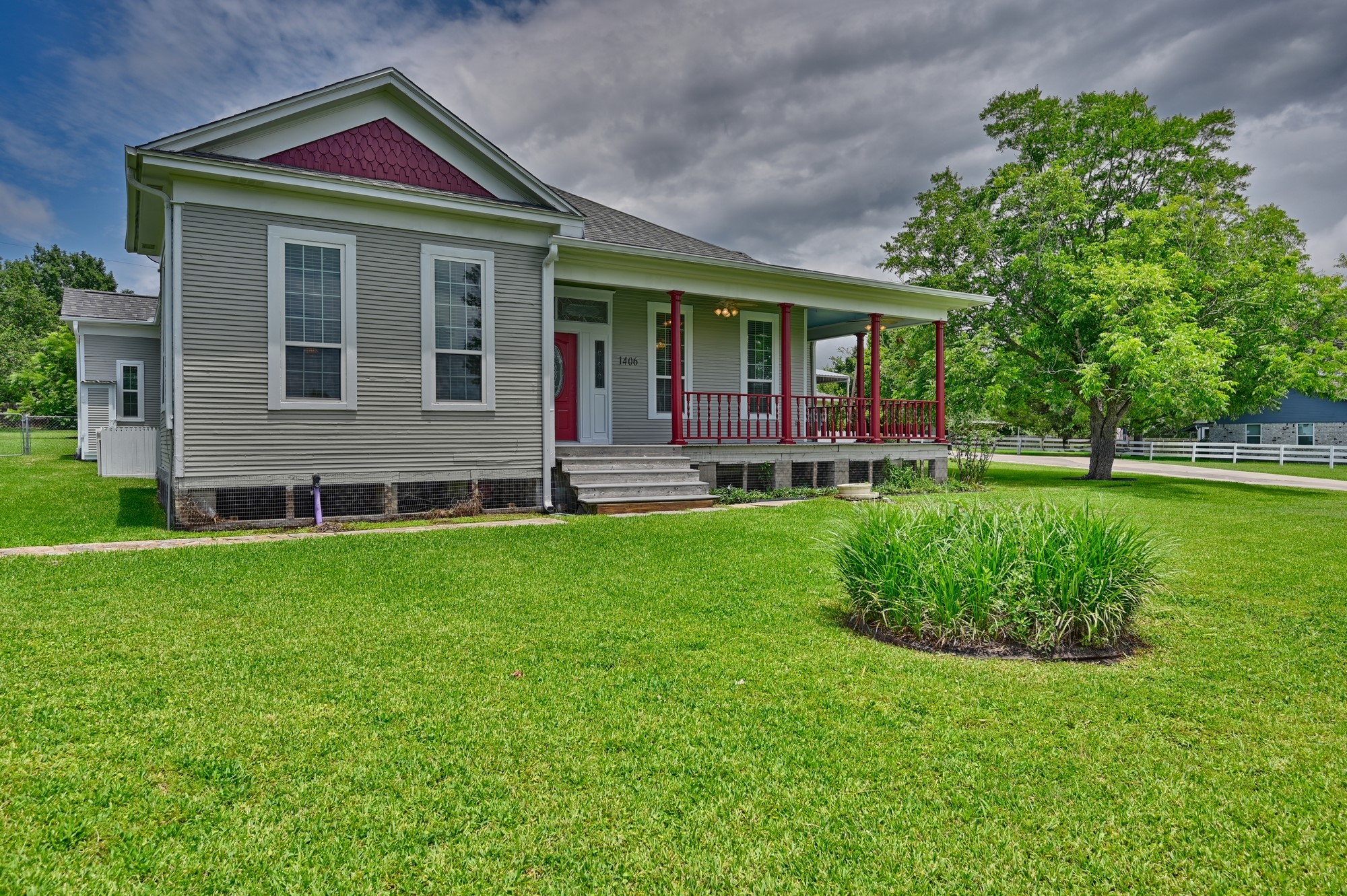 Listing photo 1