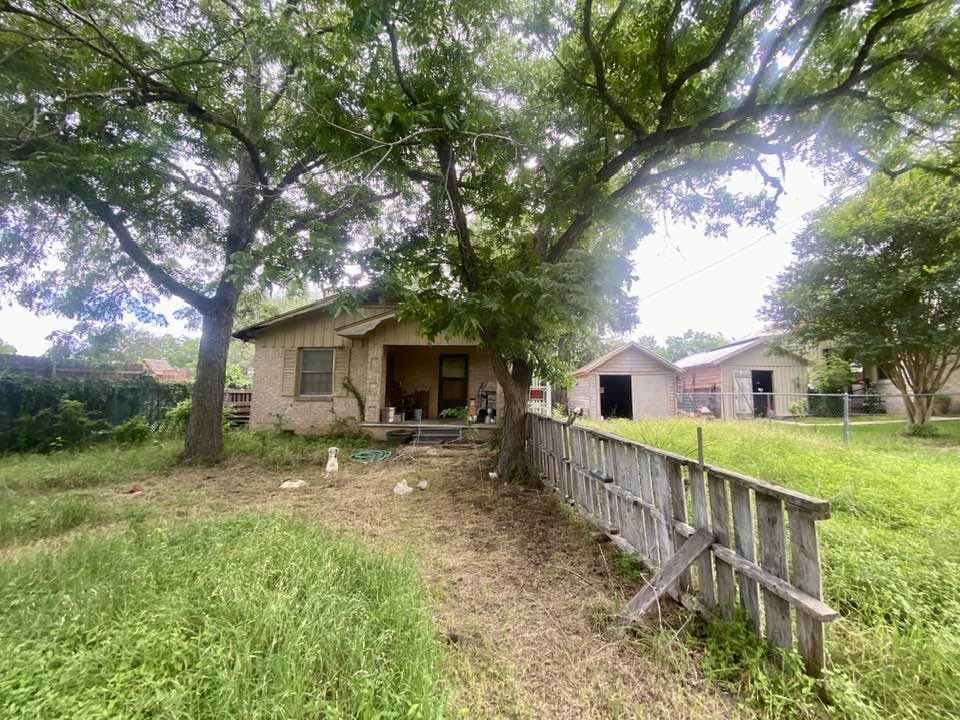 Listing photo 1