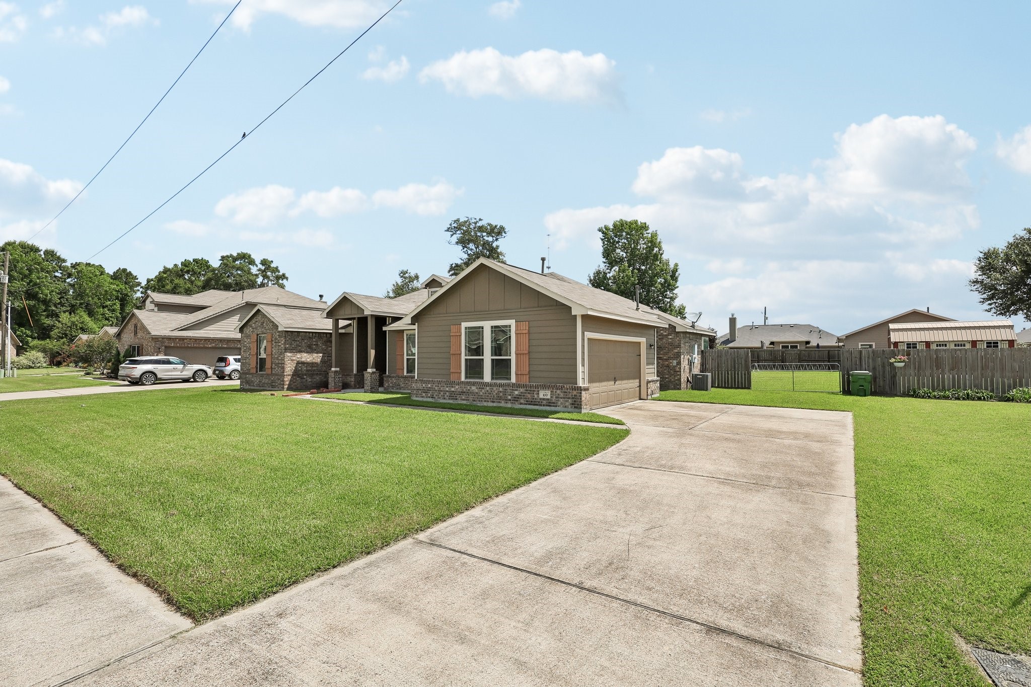 Listing photo 1