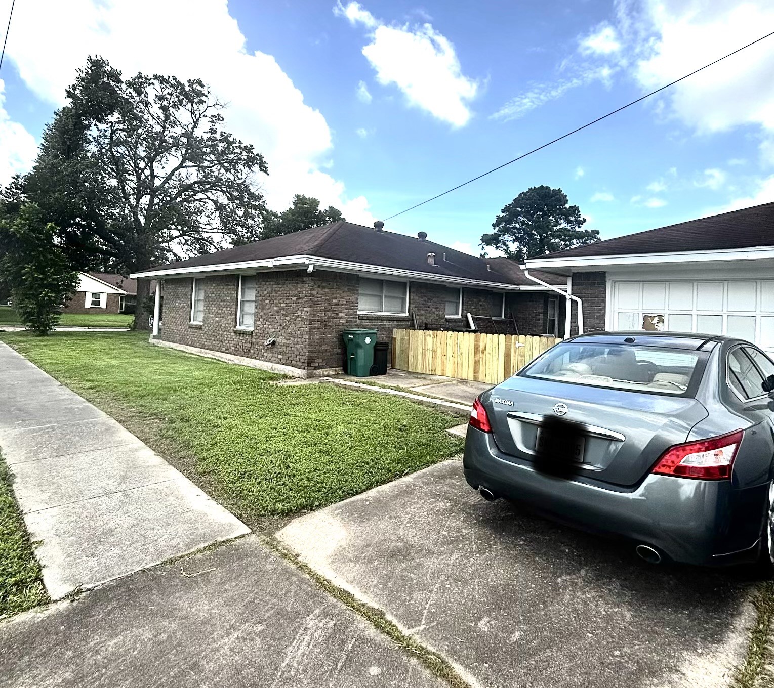 Listing photo 1