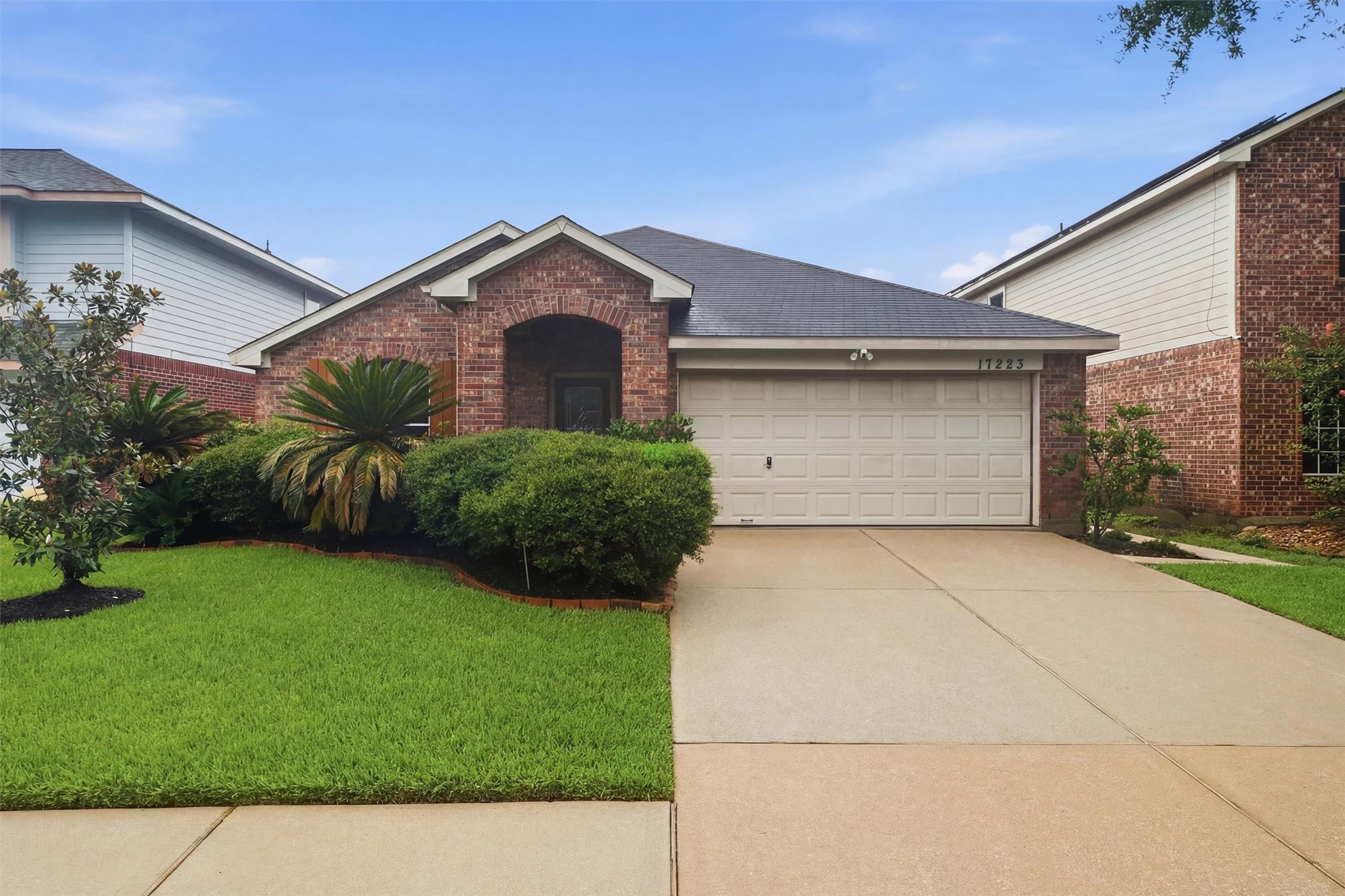 Listing photo 1