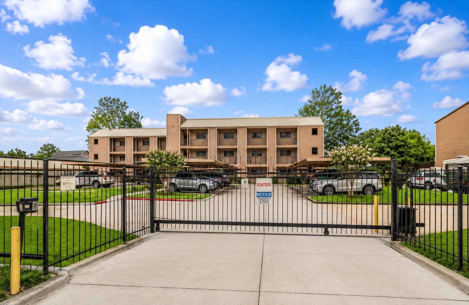 Listing photo 1