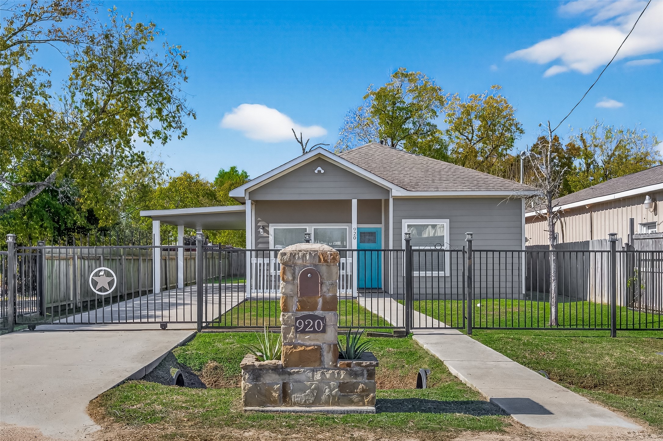 Listing photo 1