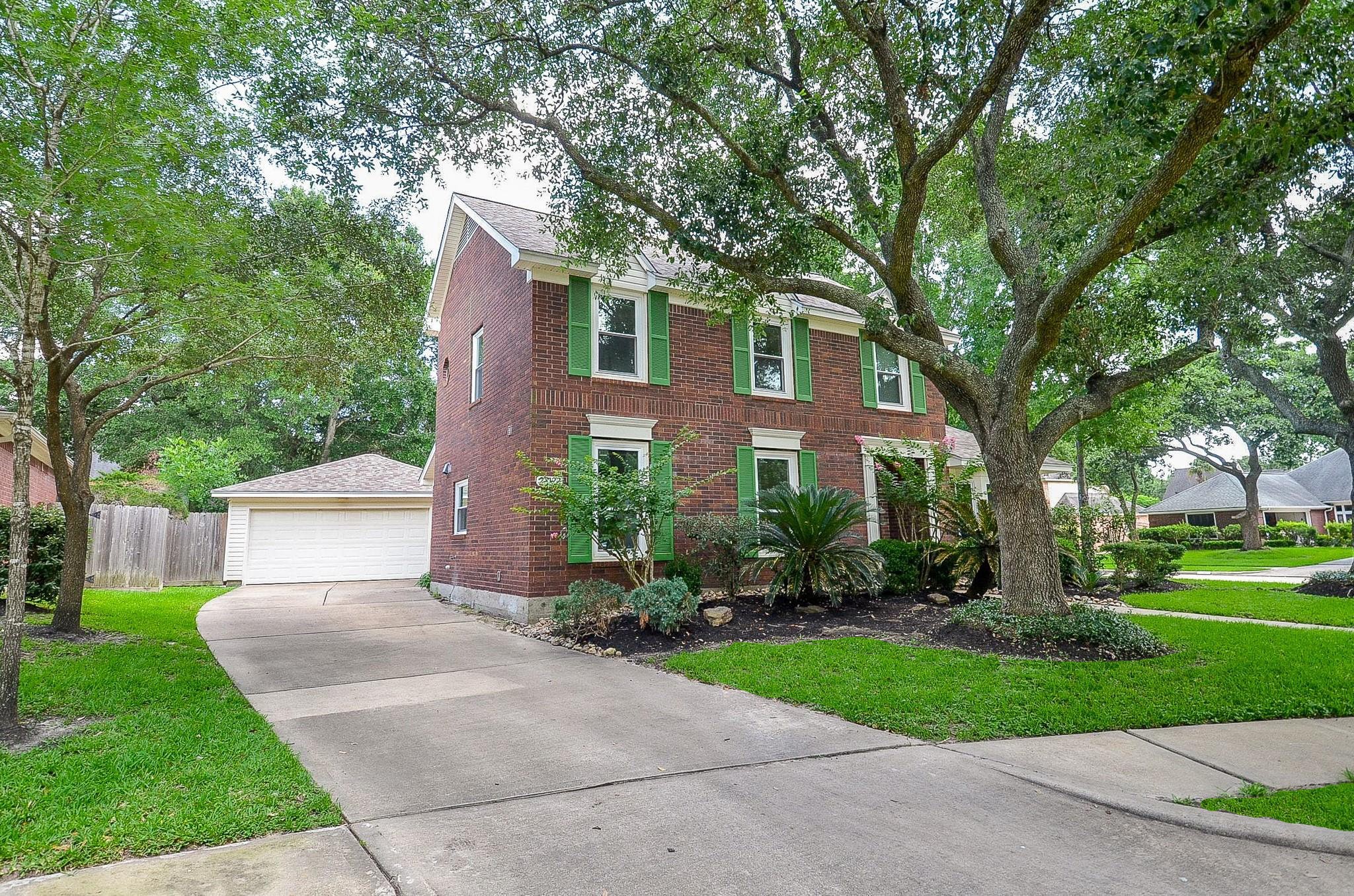 Listing photo 1