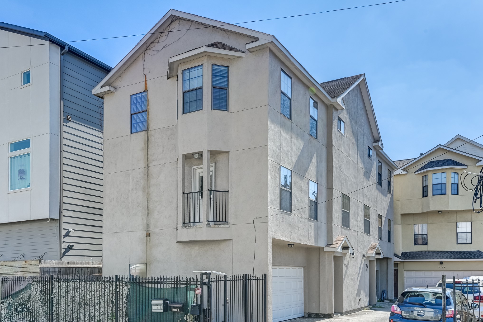 Listing photo 2