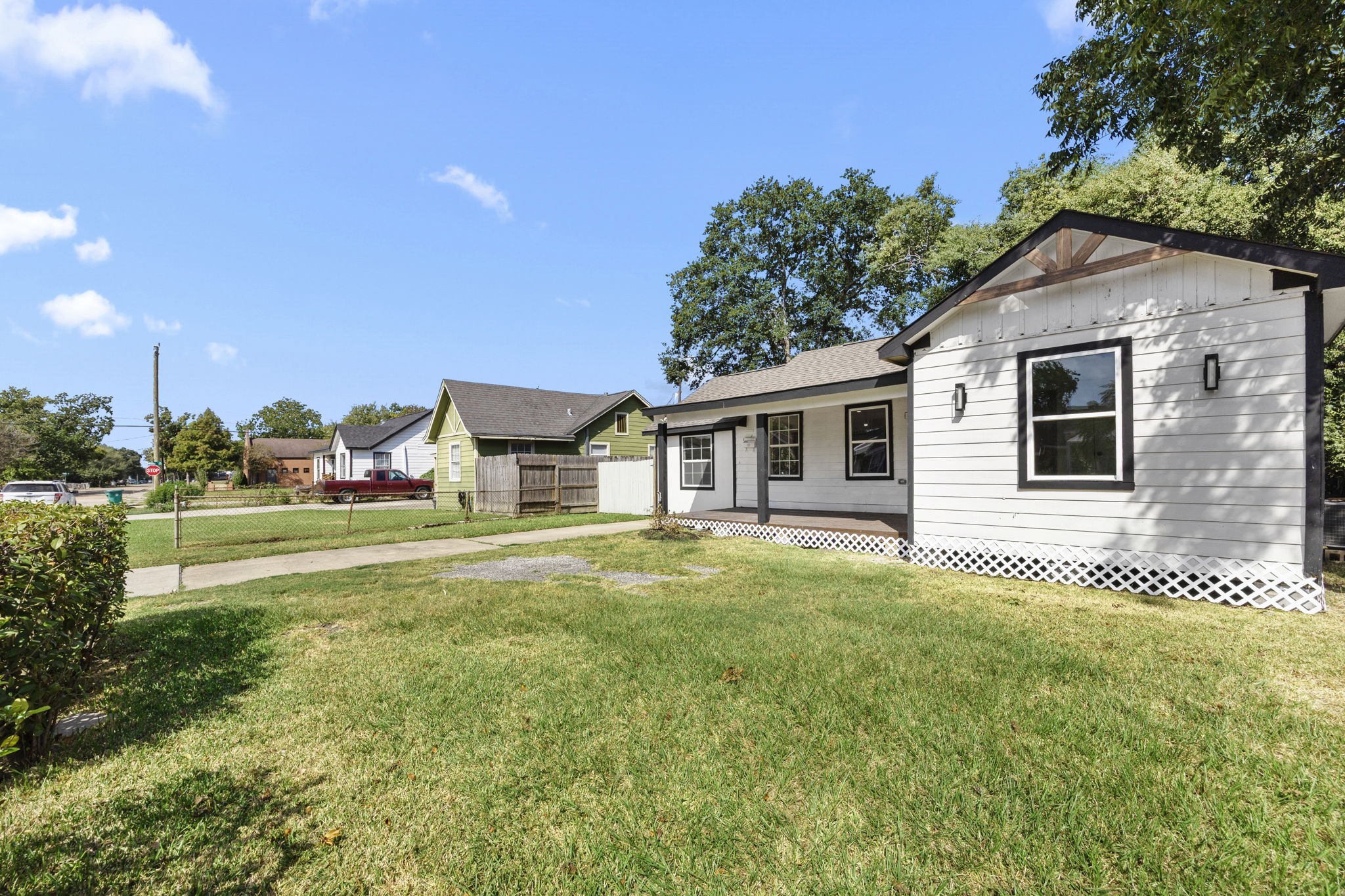Listing photo 4