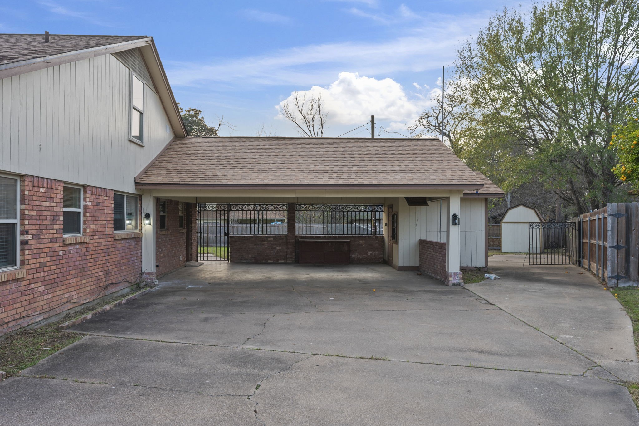 Listing photo 3