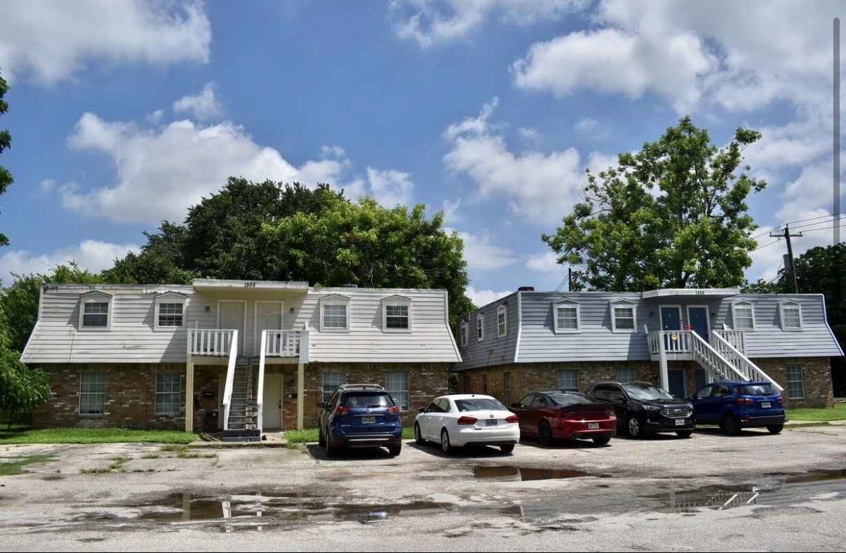 Listing photo 1