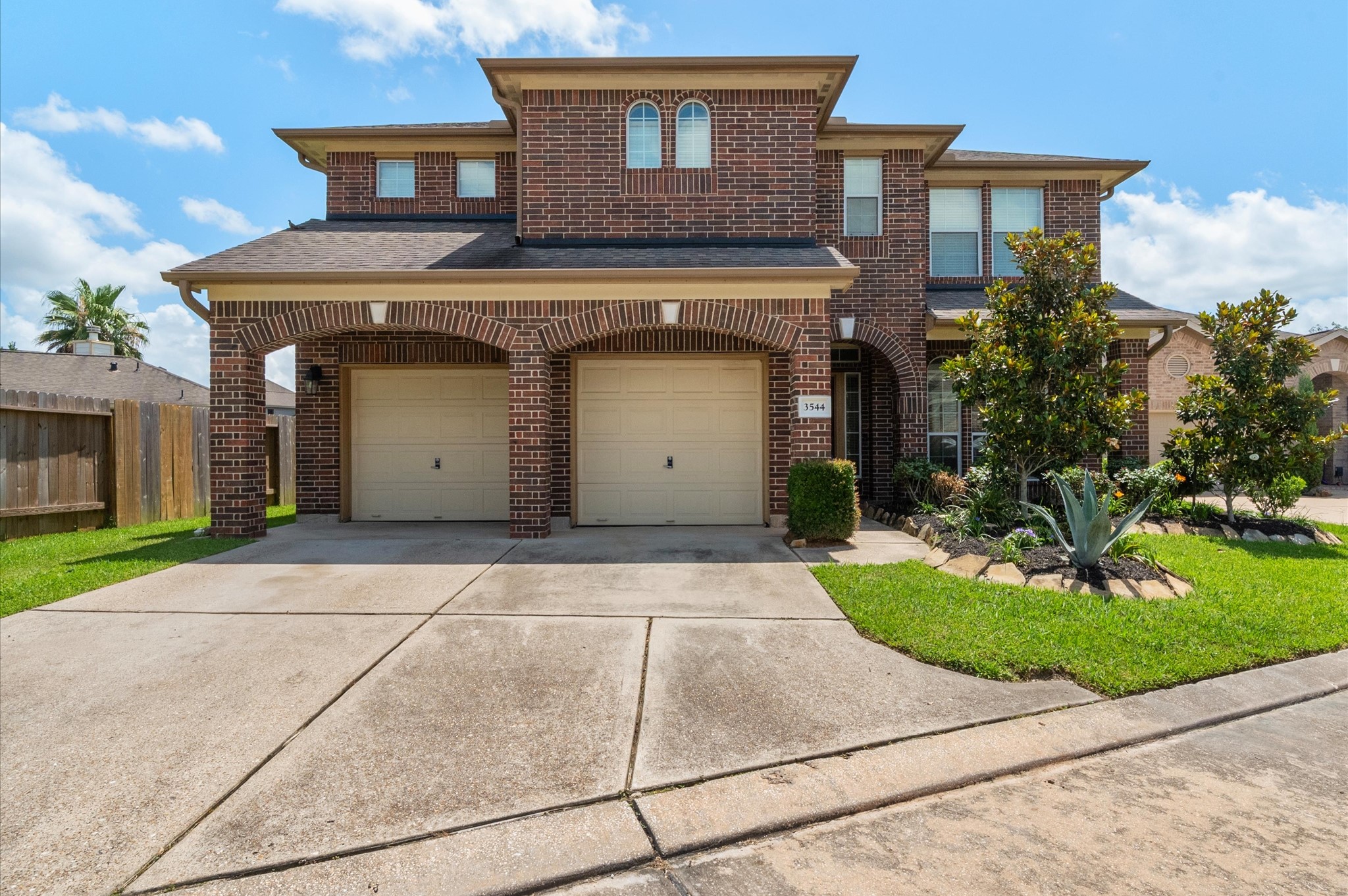 Listing photo 1