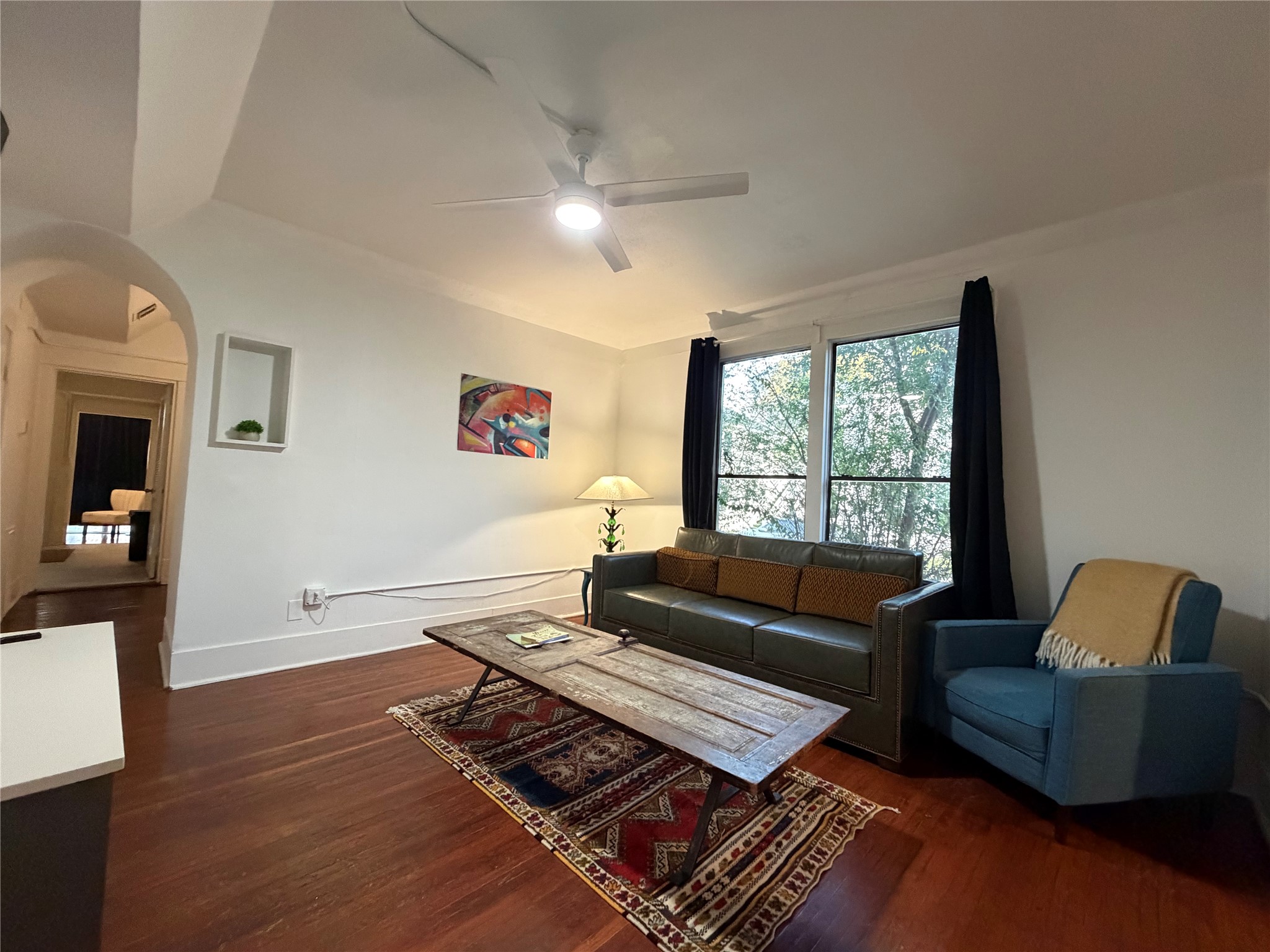 Listing photo 3