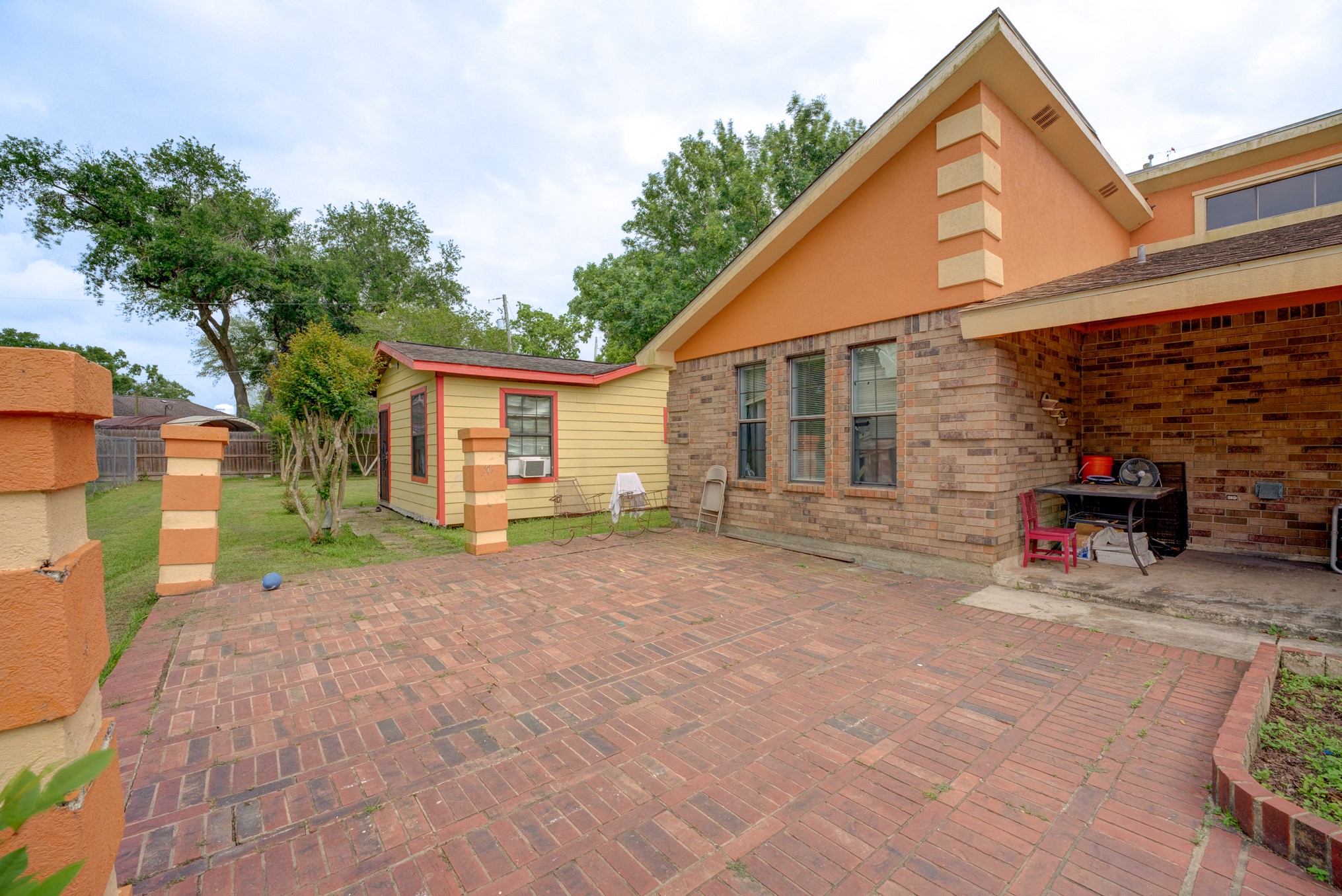 Listing photo 3