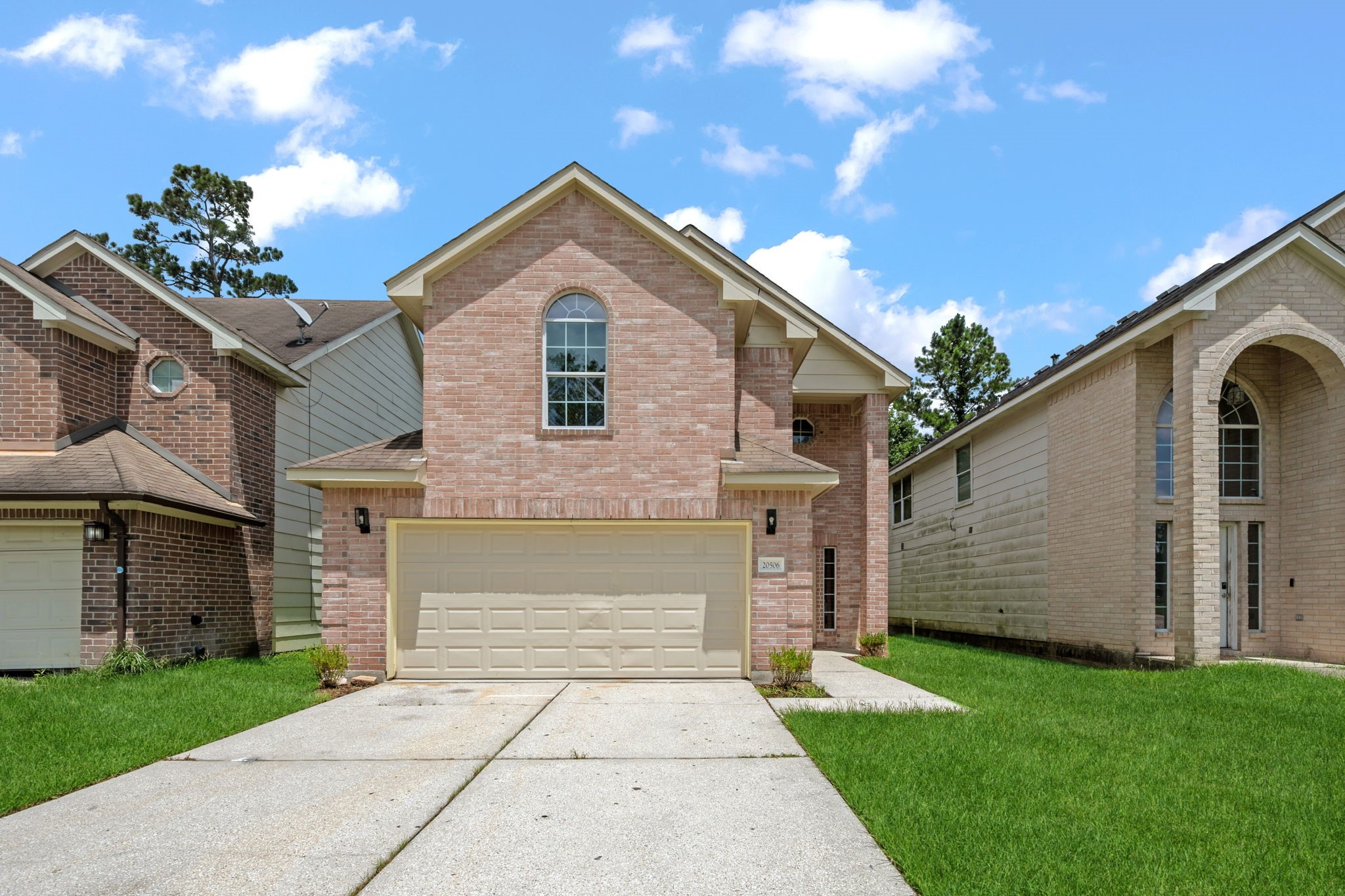Listing photo 2
