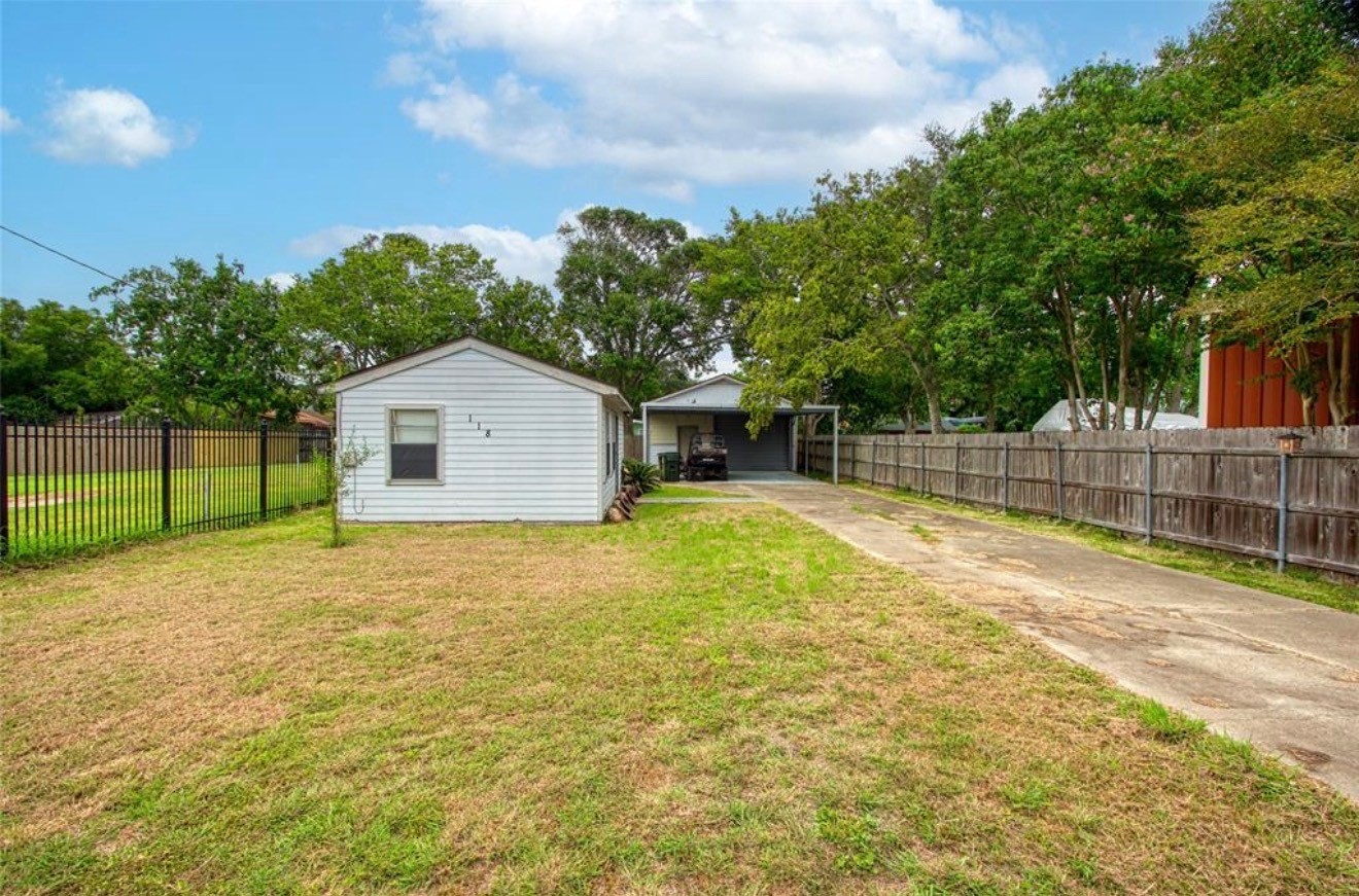 Listing photo 4