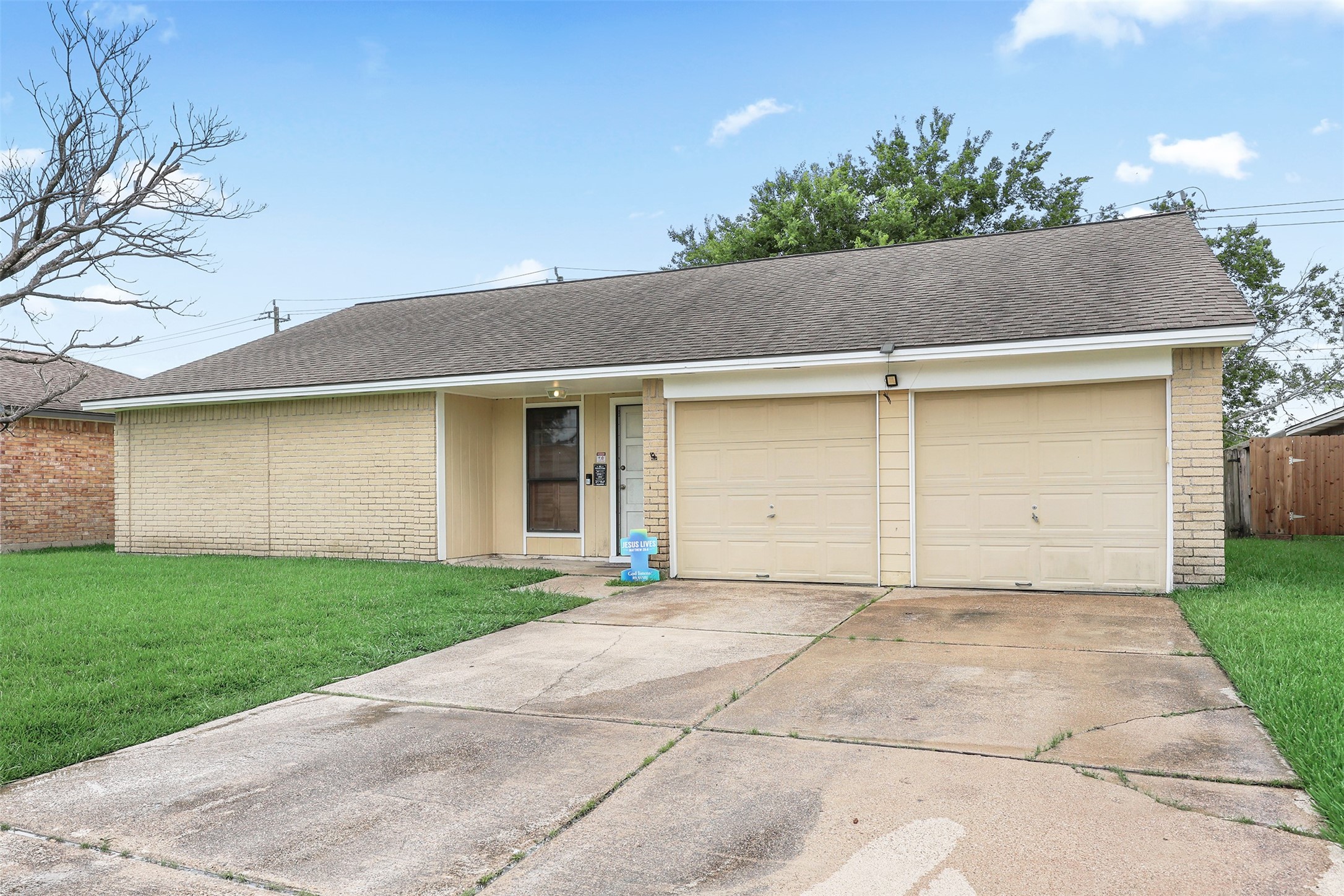 Listing photo 1