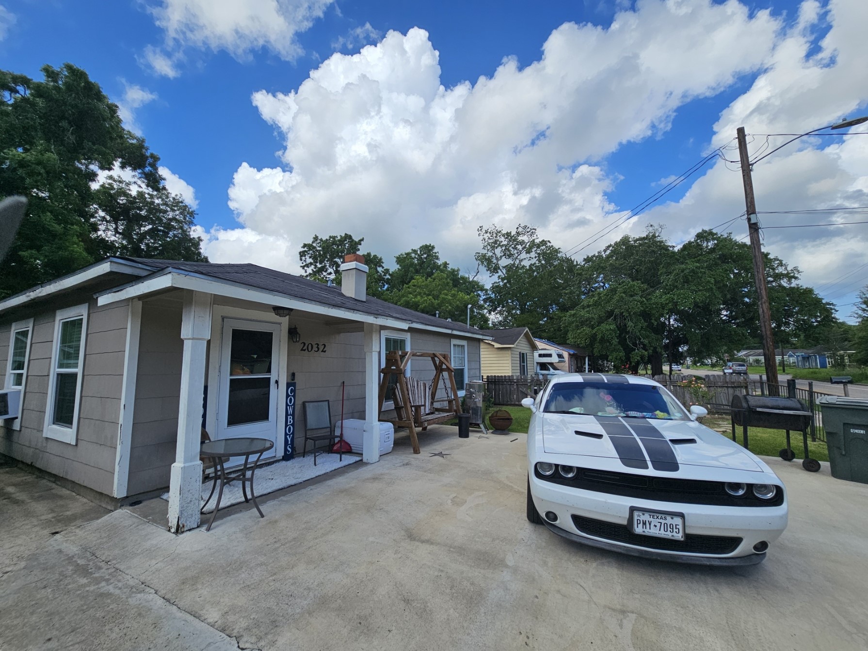 Listing photo 1