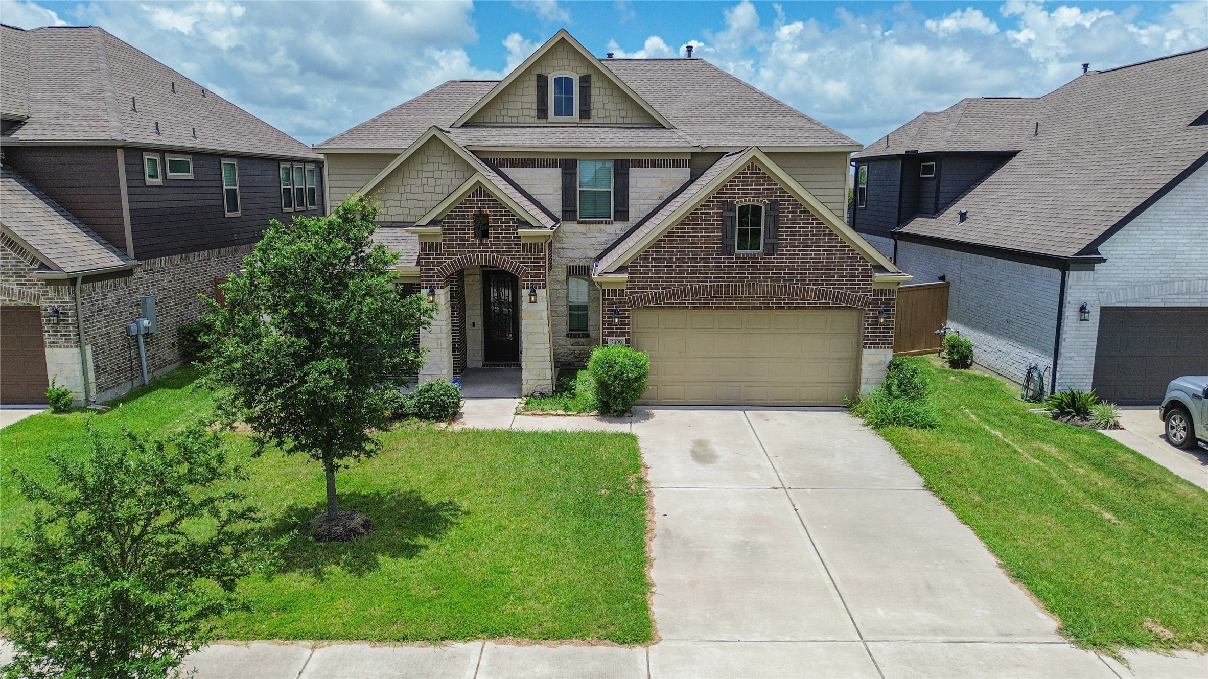 Listing photo 2
