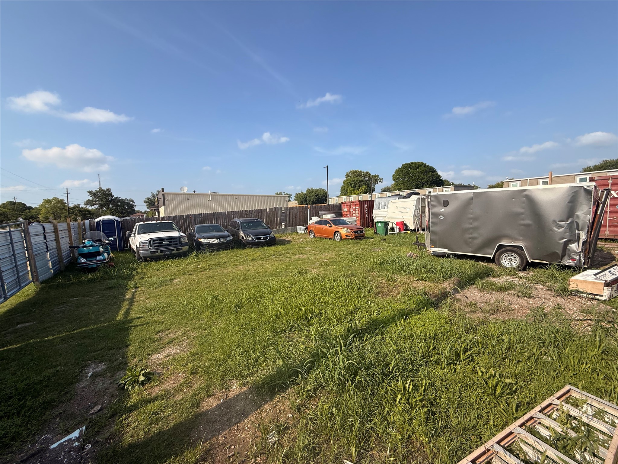 Listing photo 2