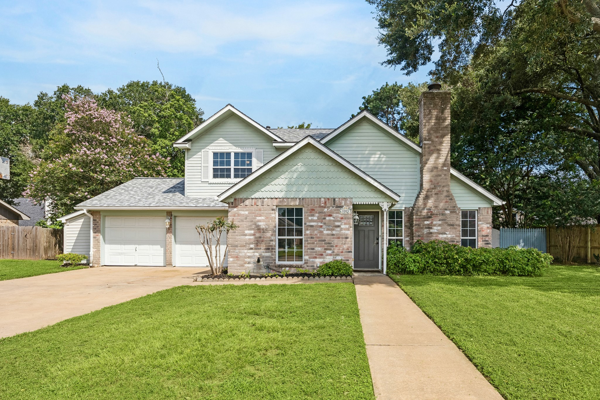 Listing photo 1