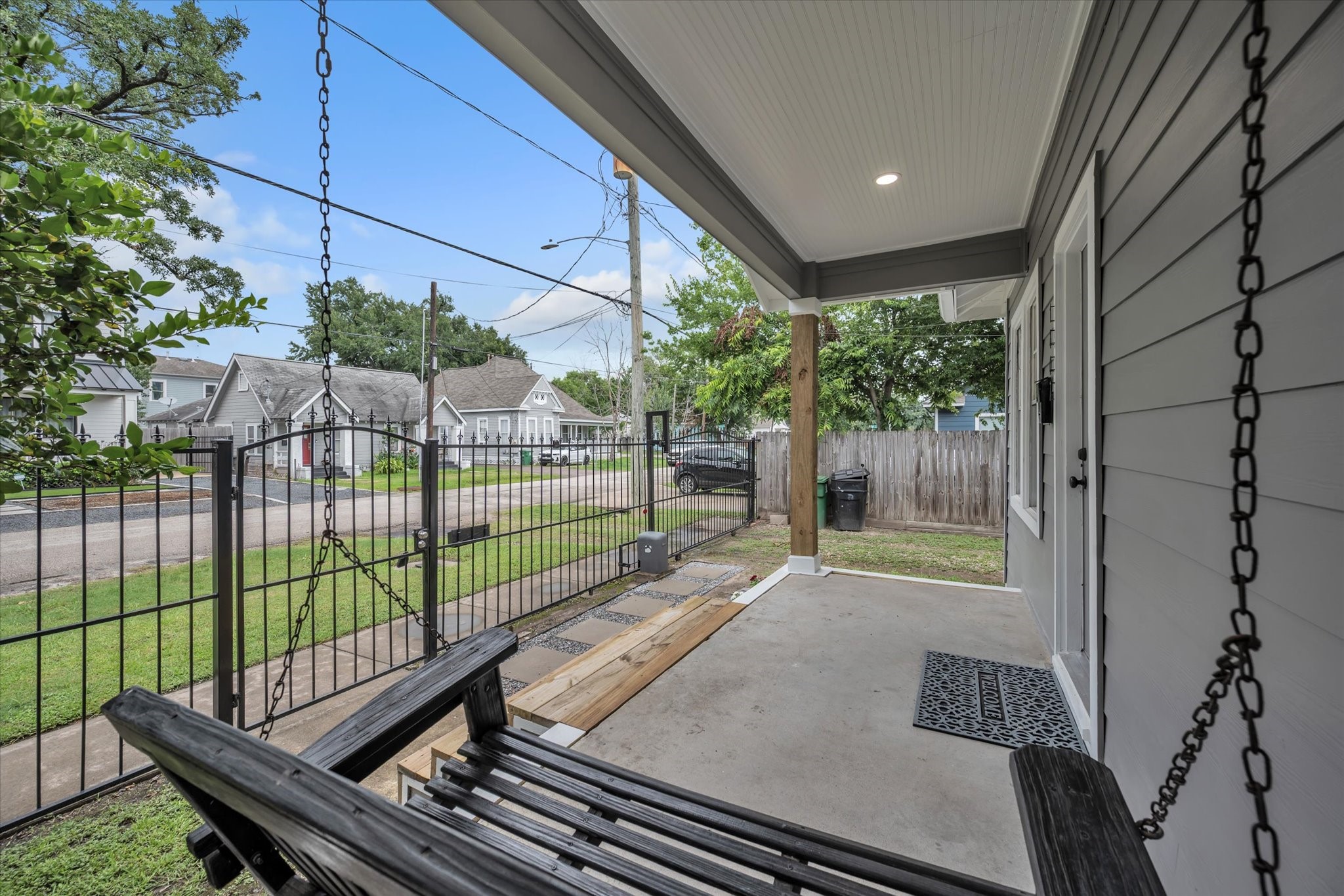 Listing photo 4