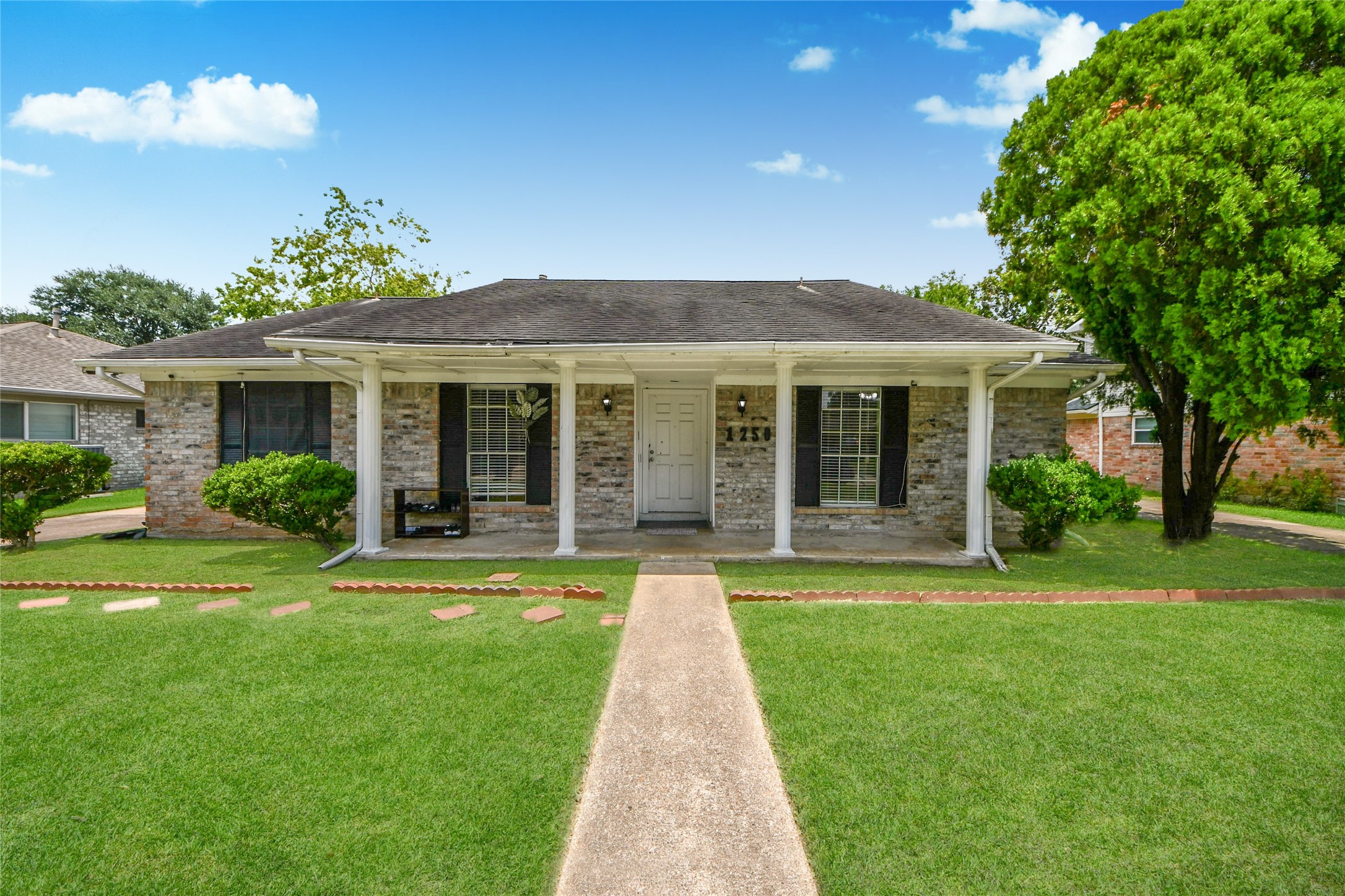 Listing photo 1