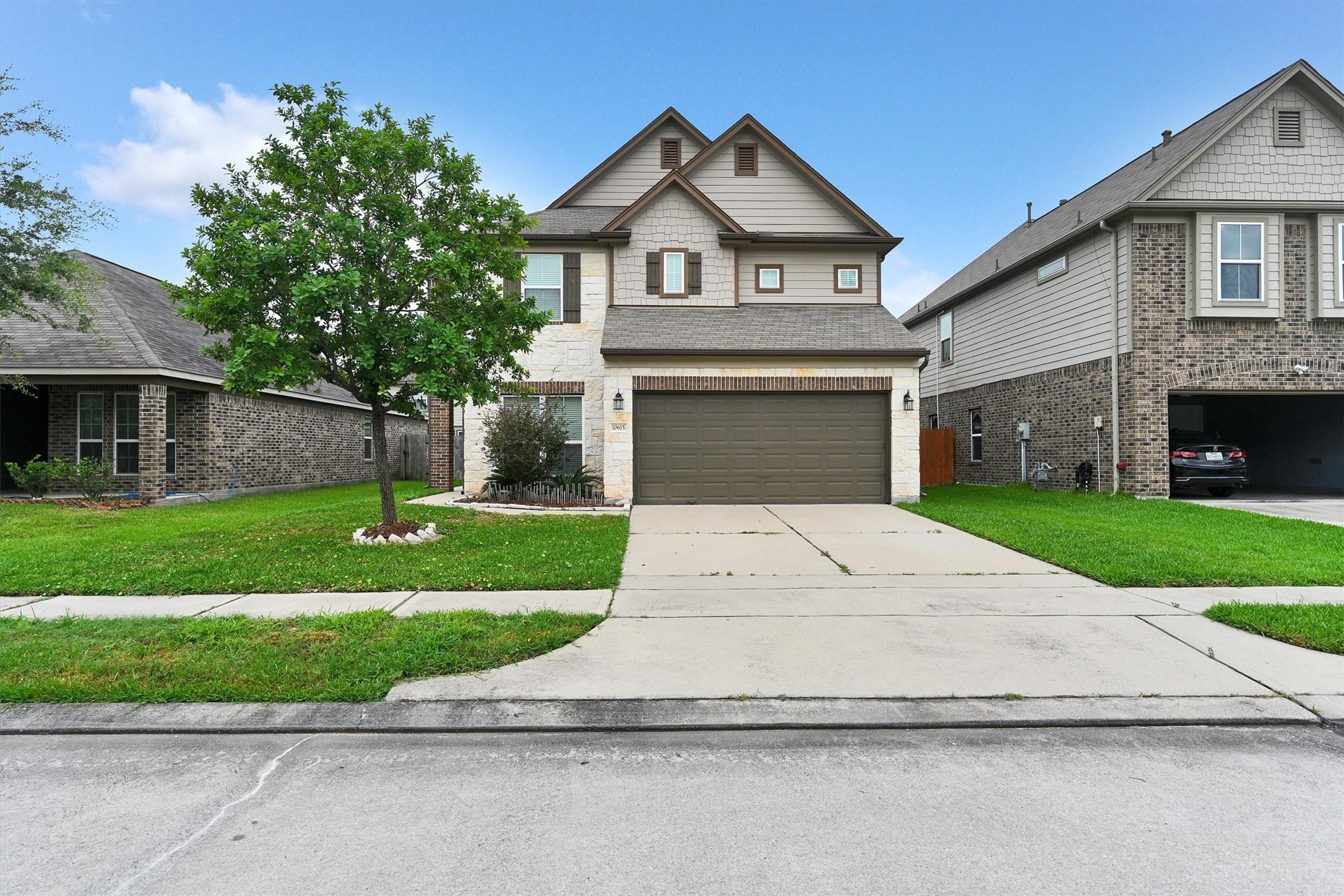 Listing photo 2
