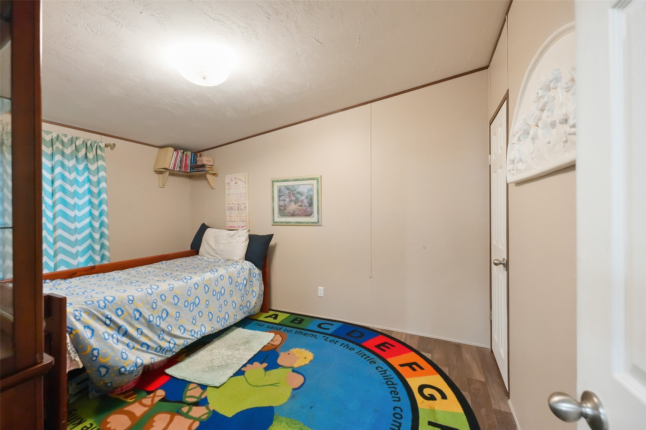 Listing photo 4