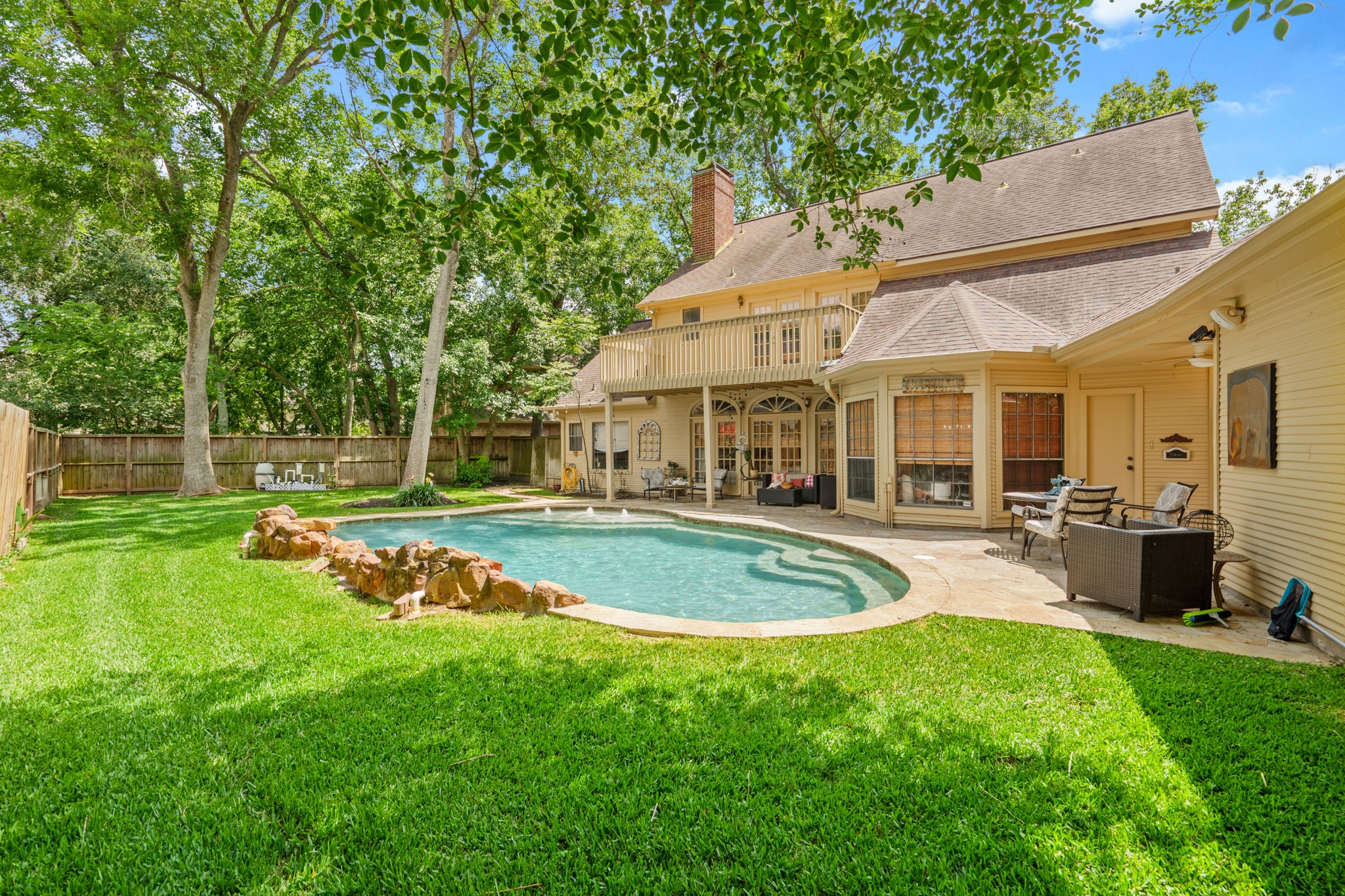 Listing photo 3