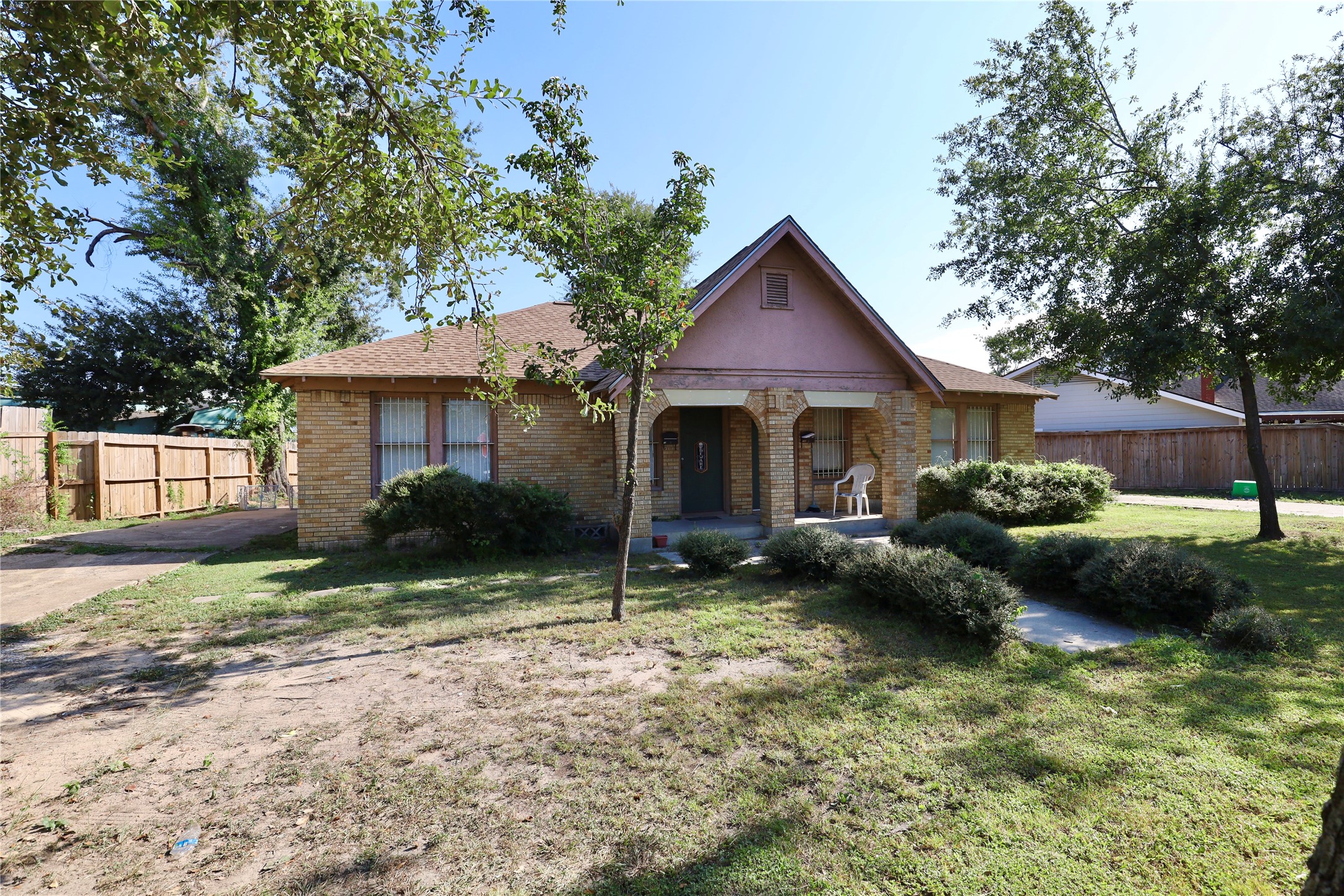 Listing photo 3