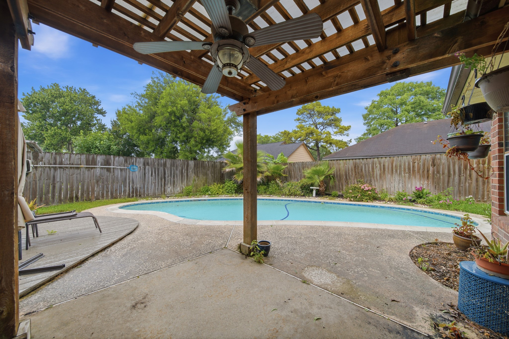Listing photo 5