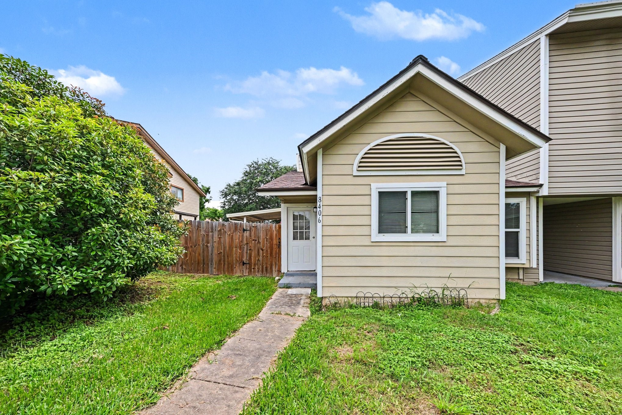 Listing photo 1