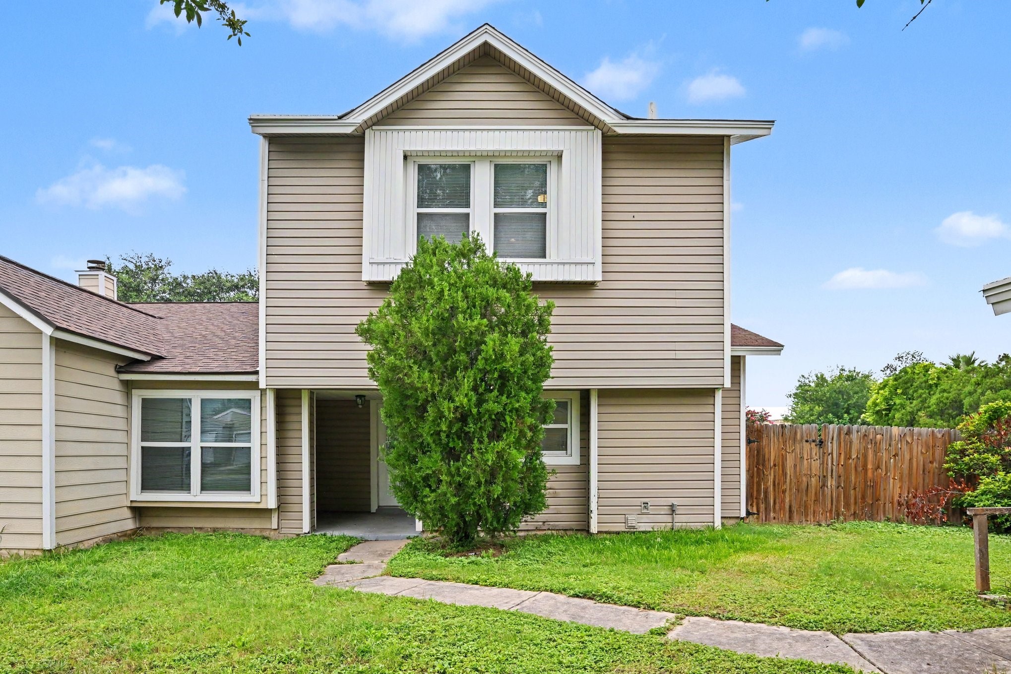 Listing photo 1