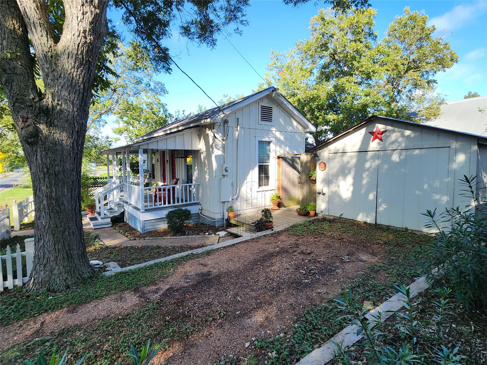 Listing photo 4