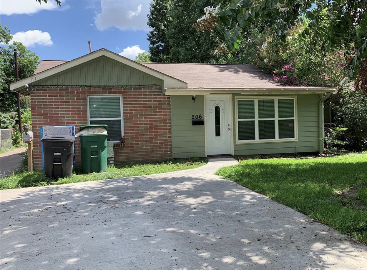 Listing photo 1
