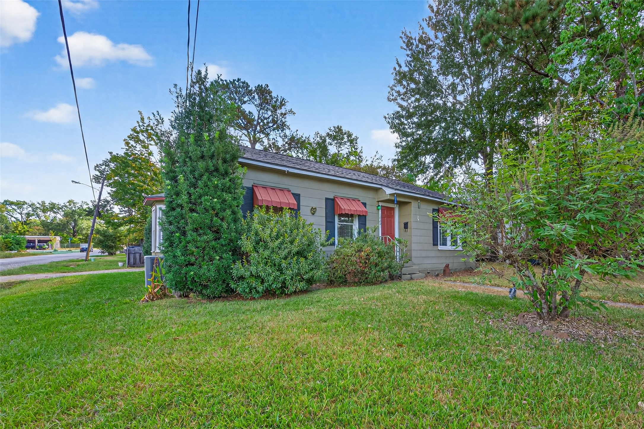 Listing photo 1