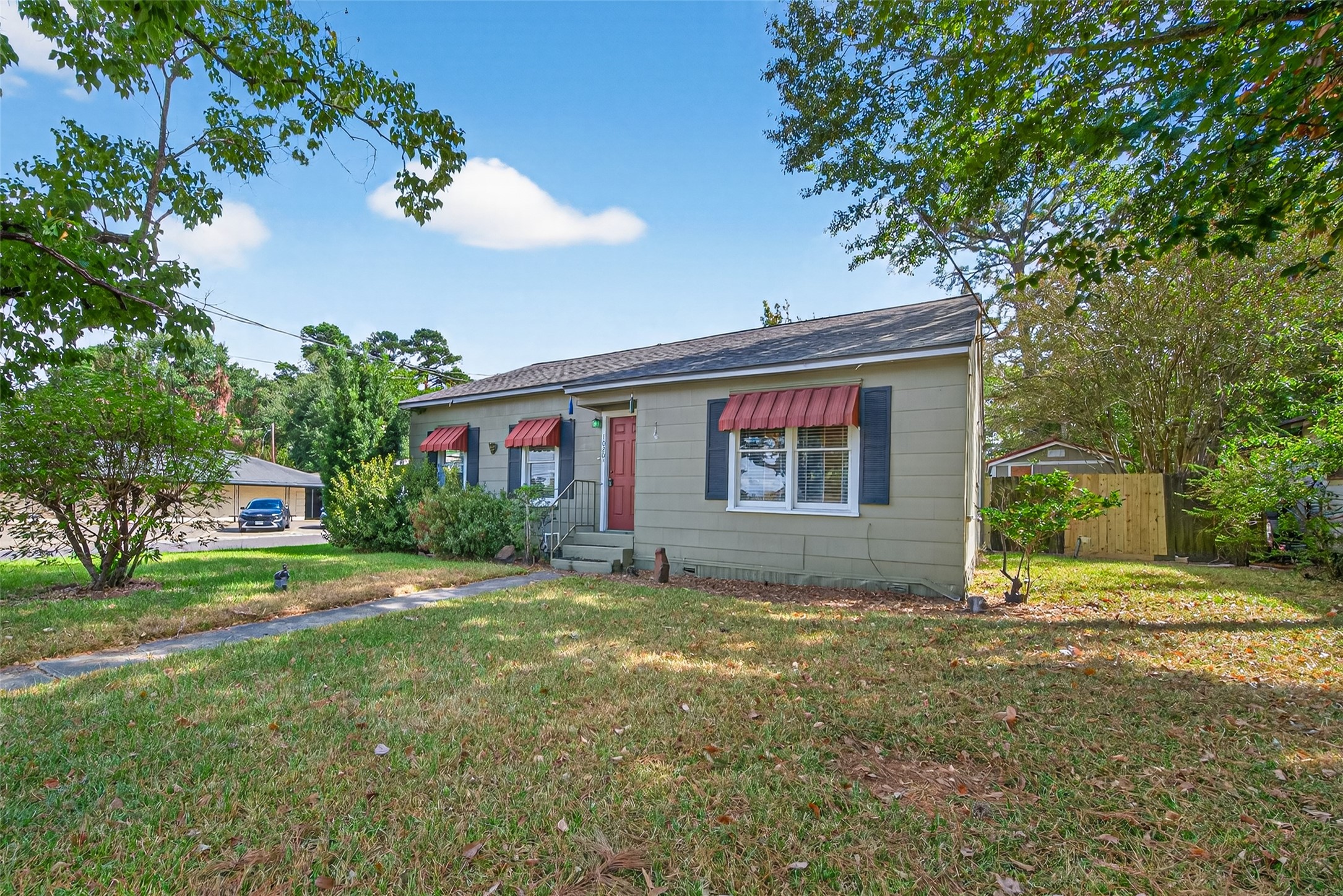 Listing photo 1