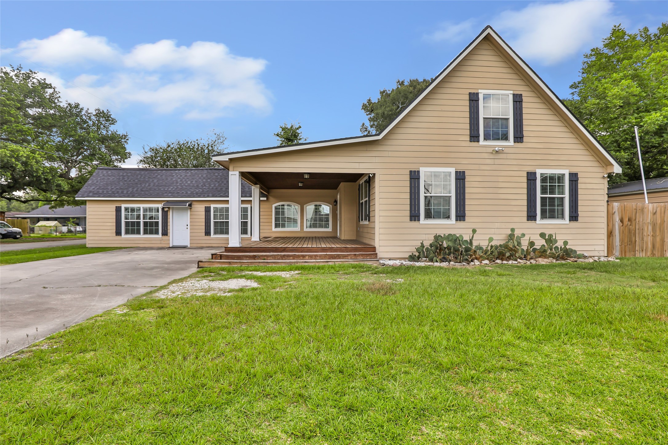 Listing photo 1