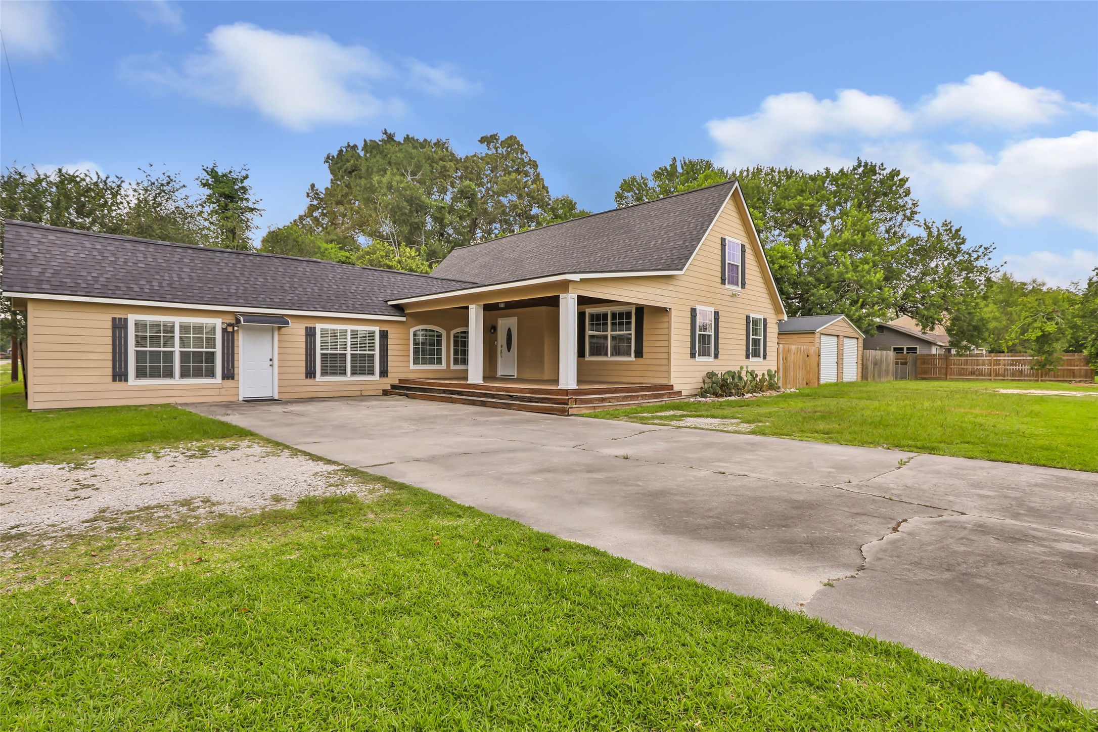 Listing photo 1