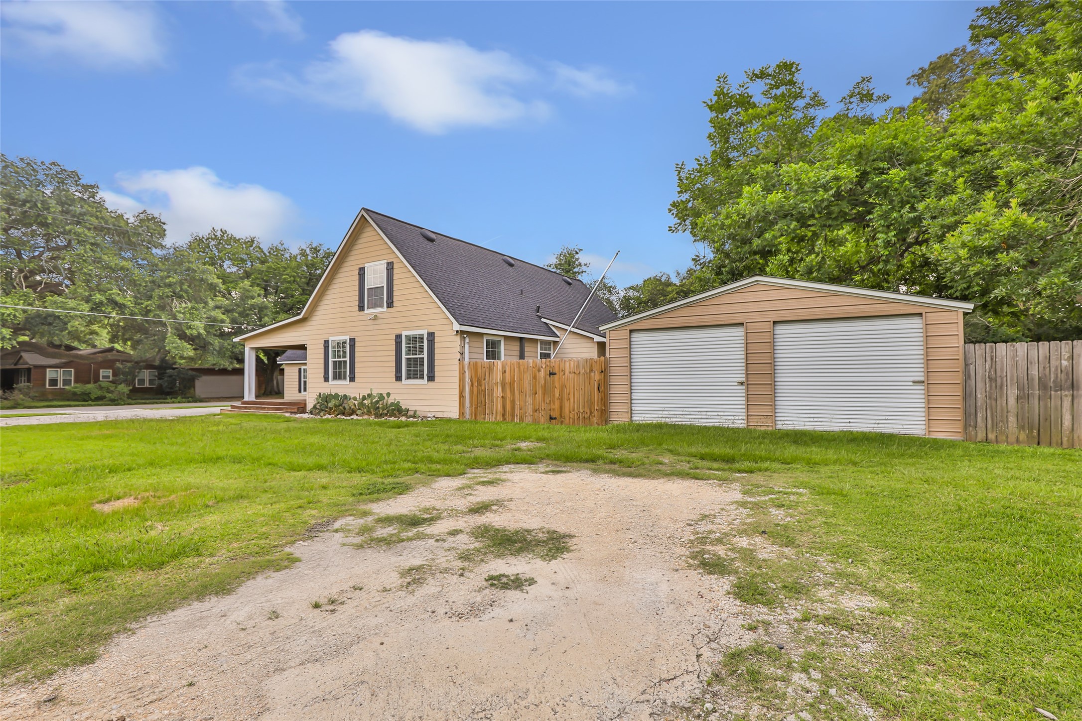 Listing photo 1