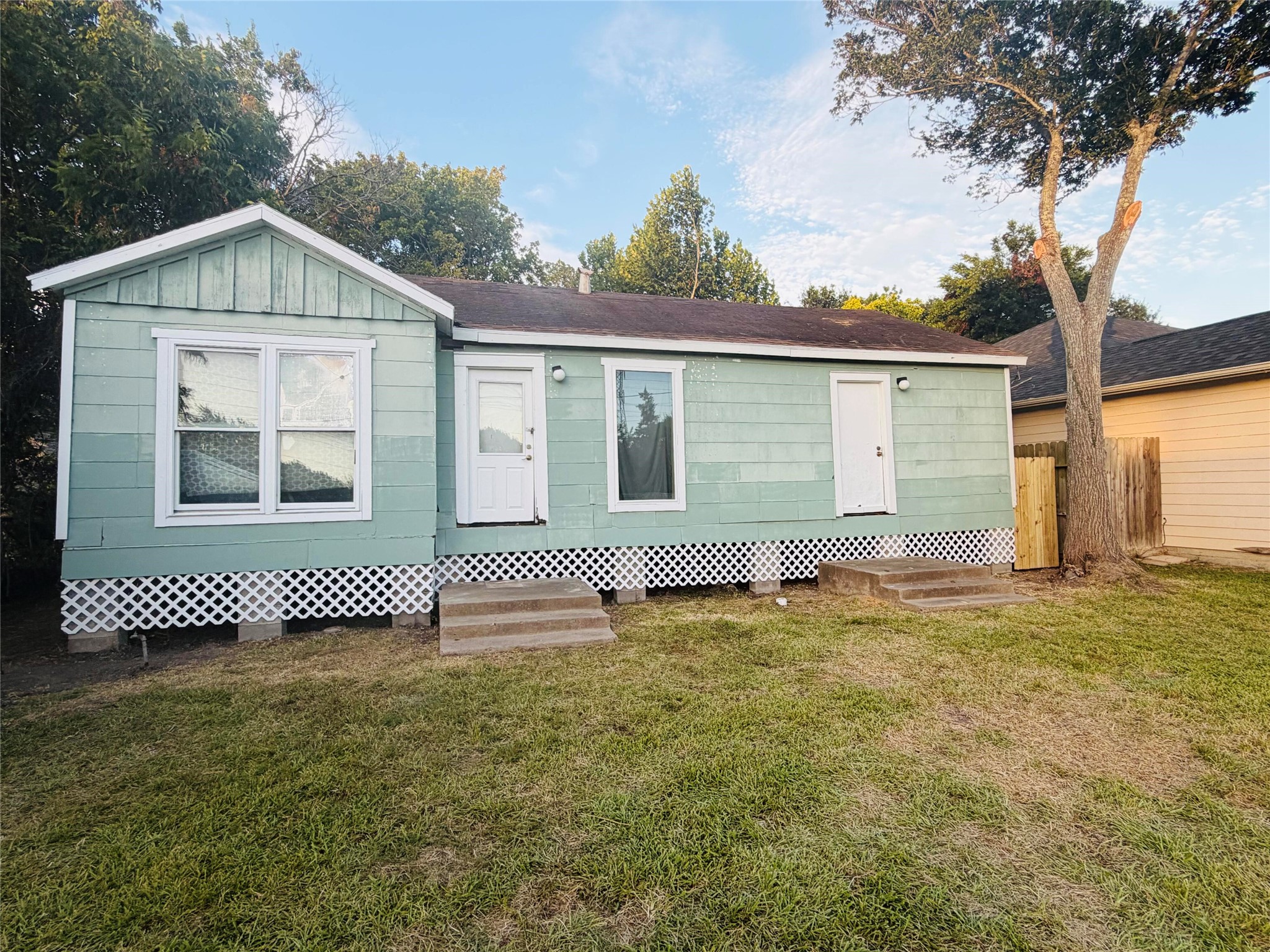 Listing photo 2