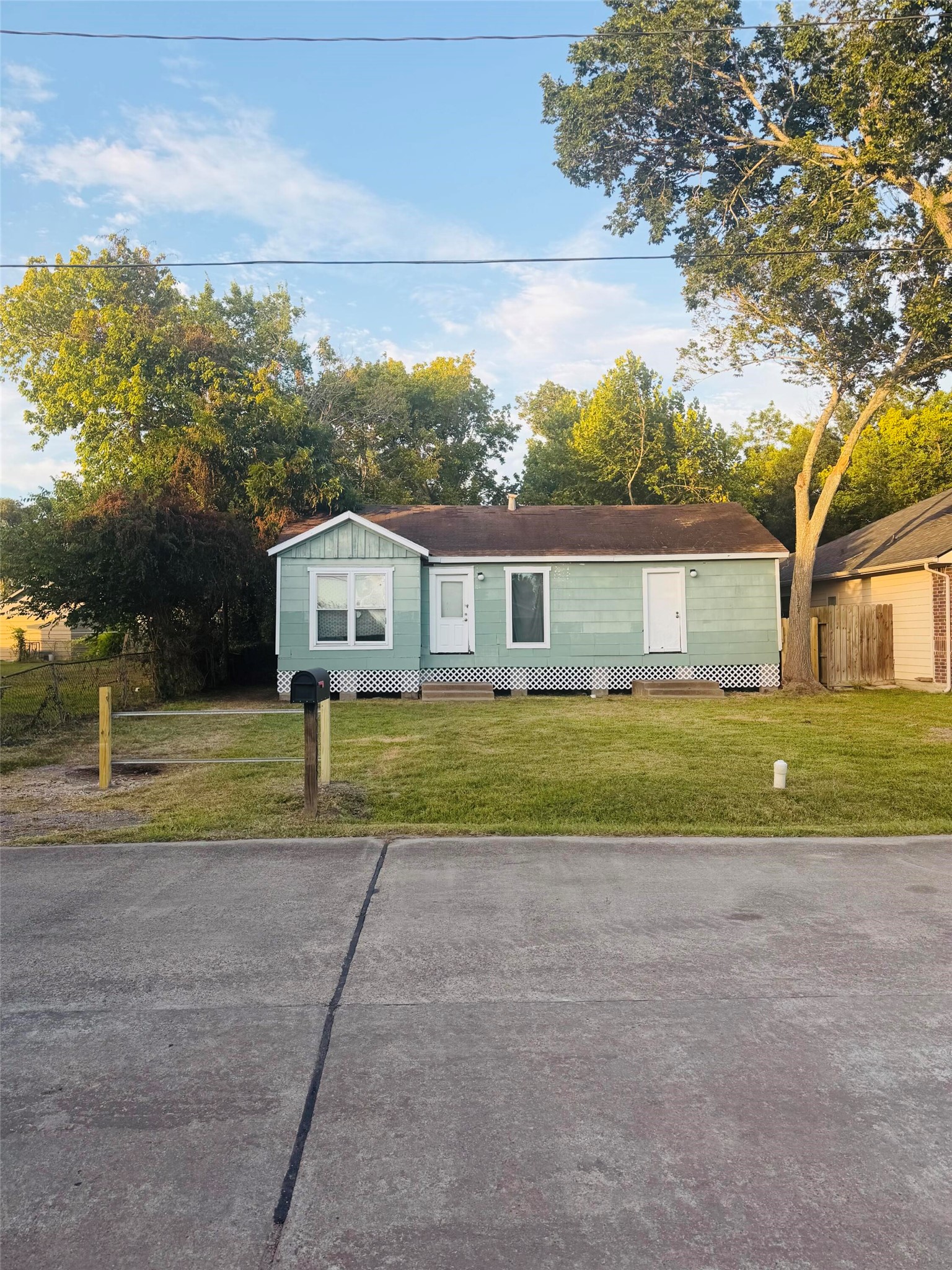 Listing photo 4