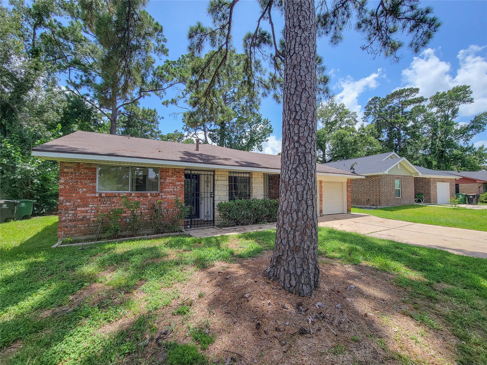 Listing photo 2