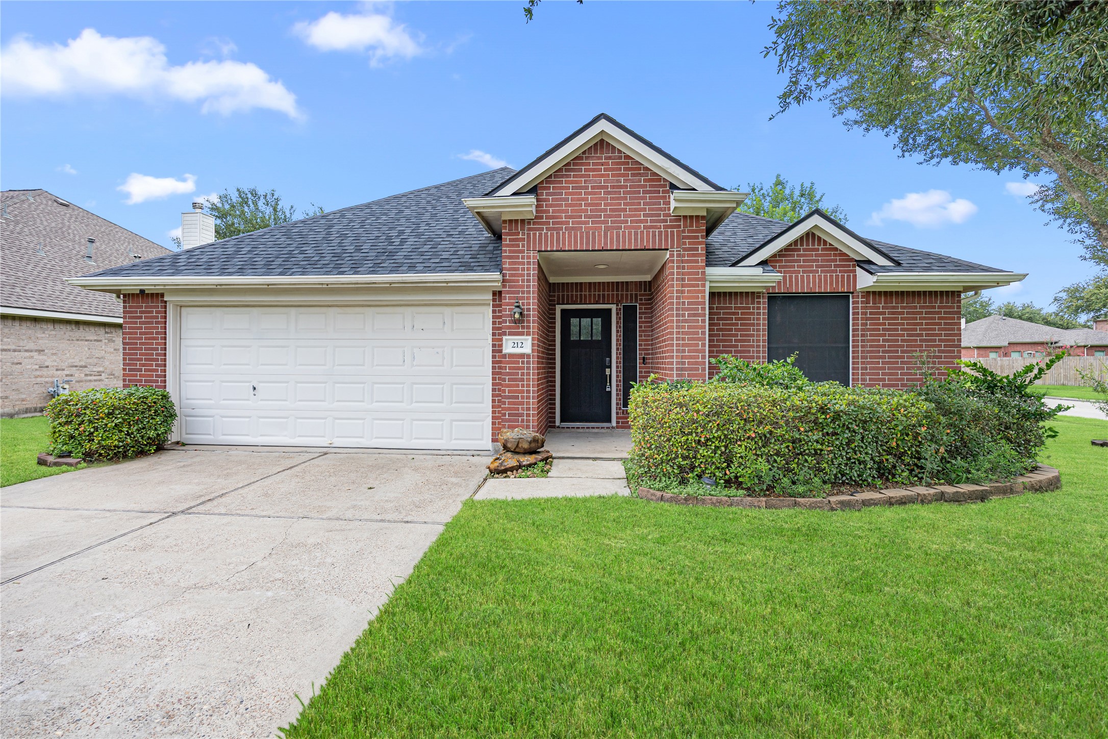 Listing photo 1