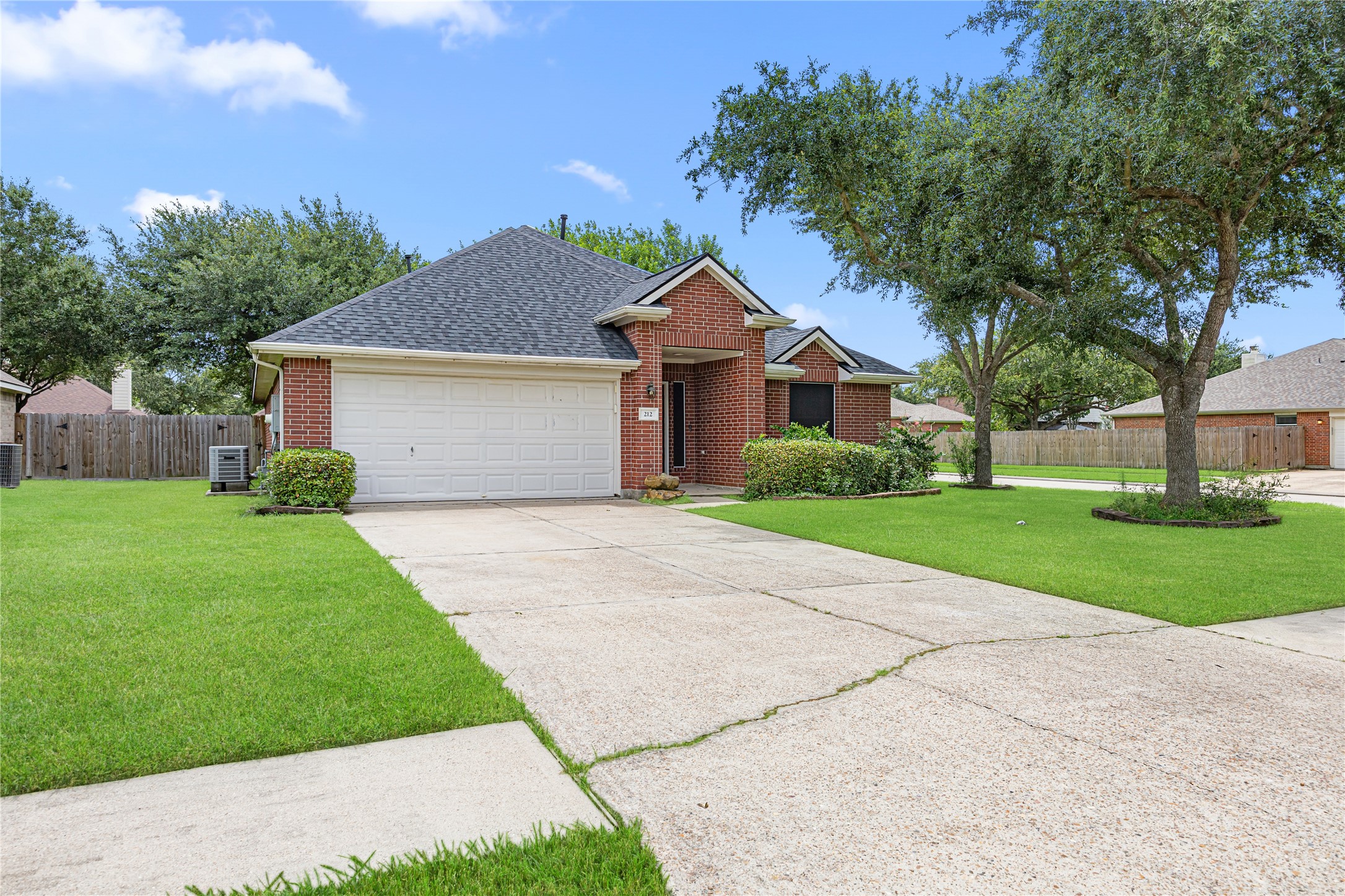 Listing photo 1