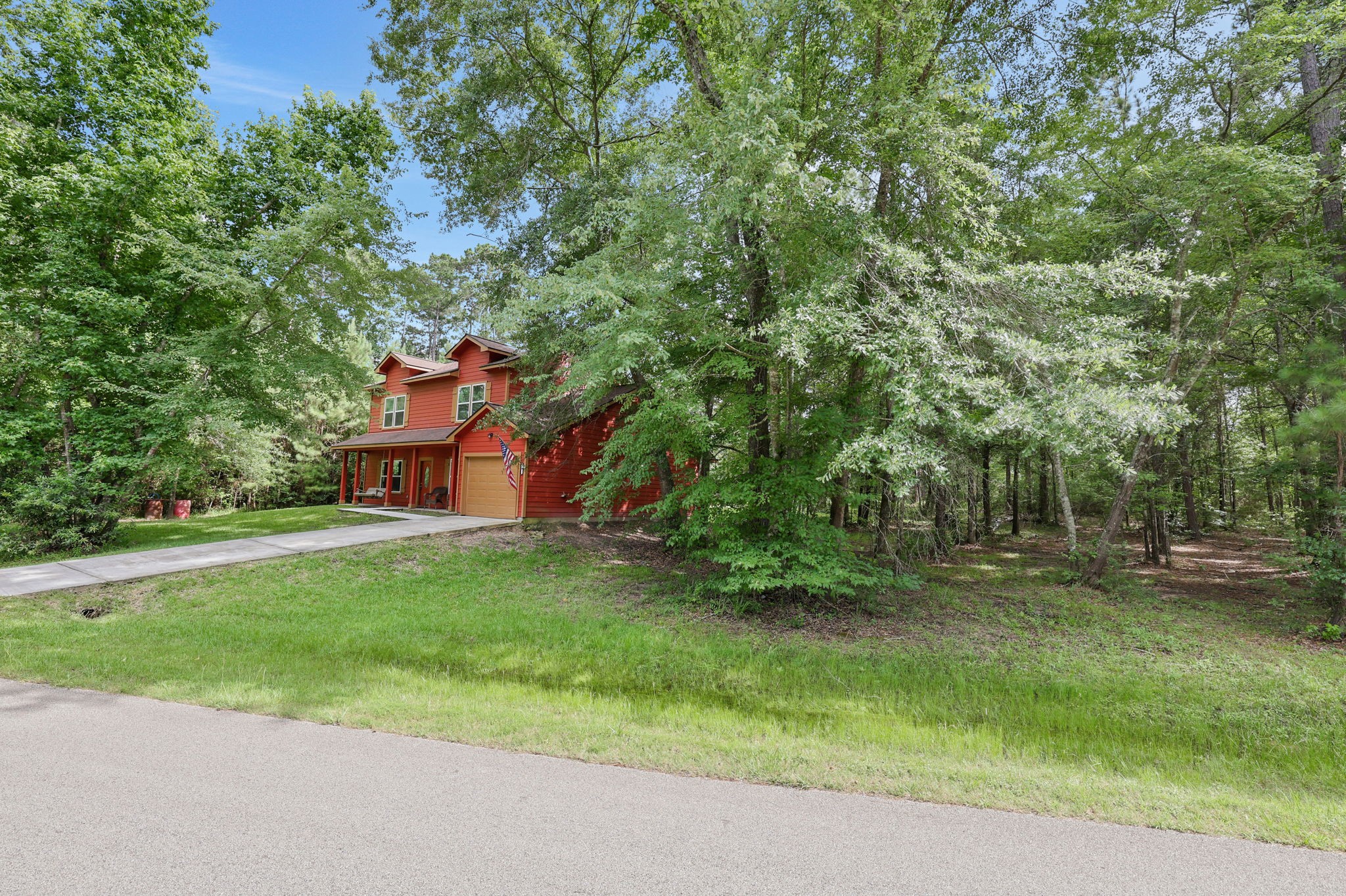 Listing photo 2