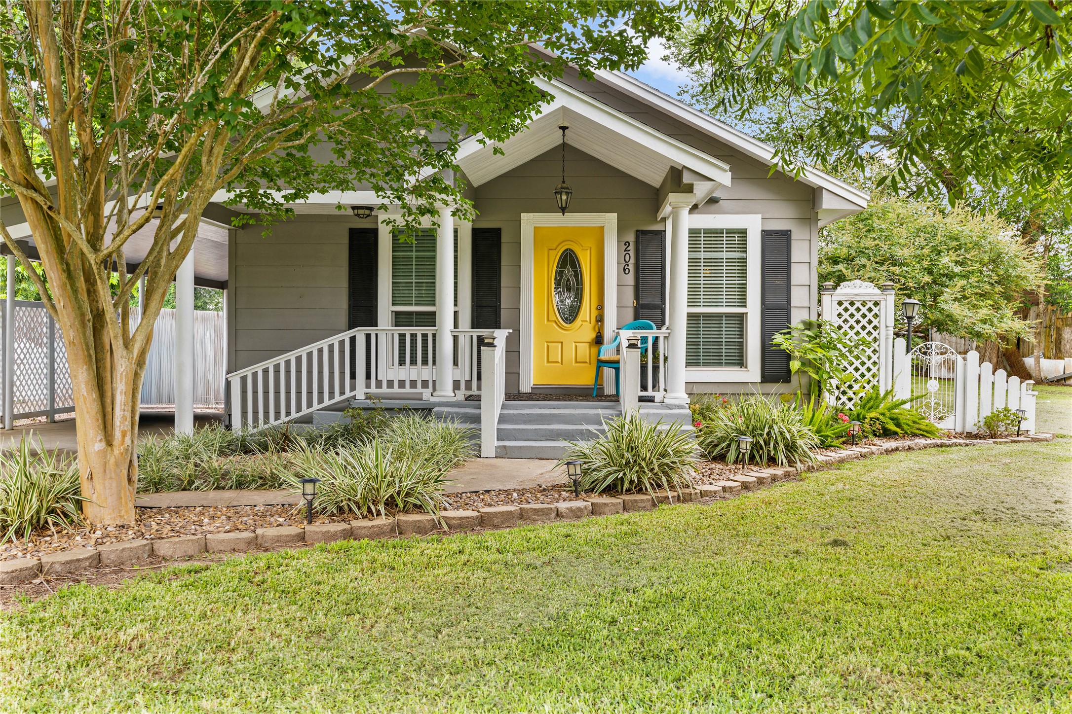 Listing photo 1