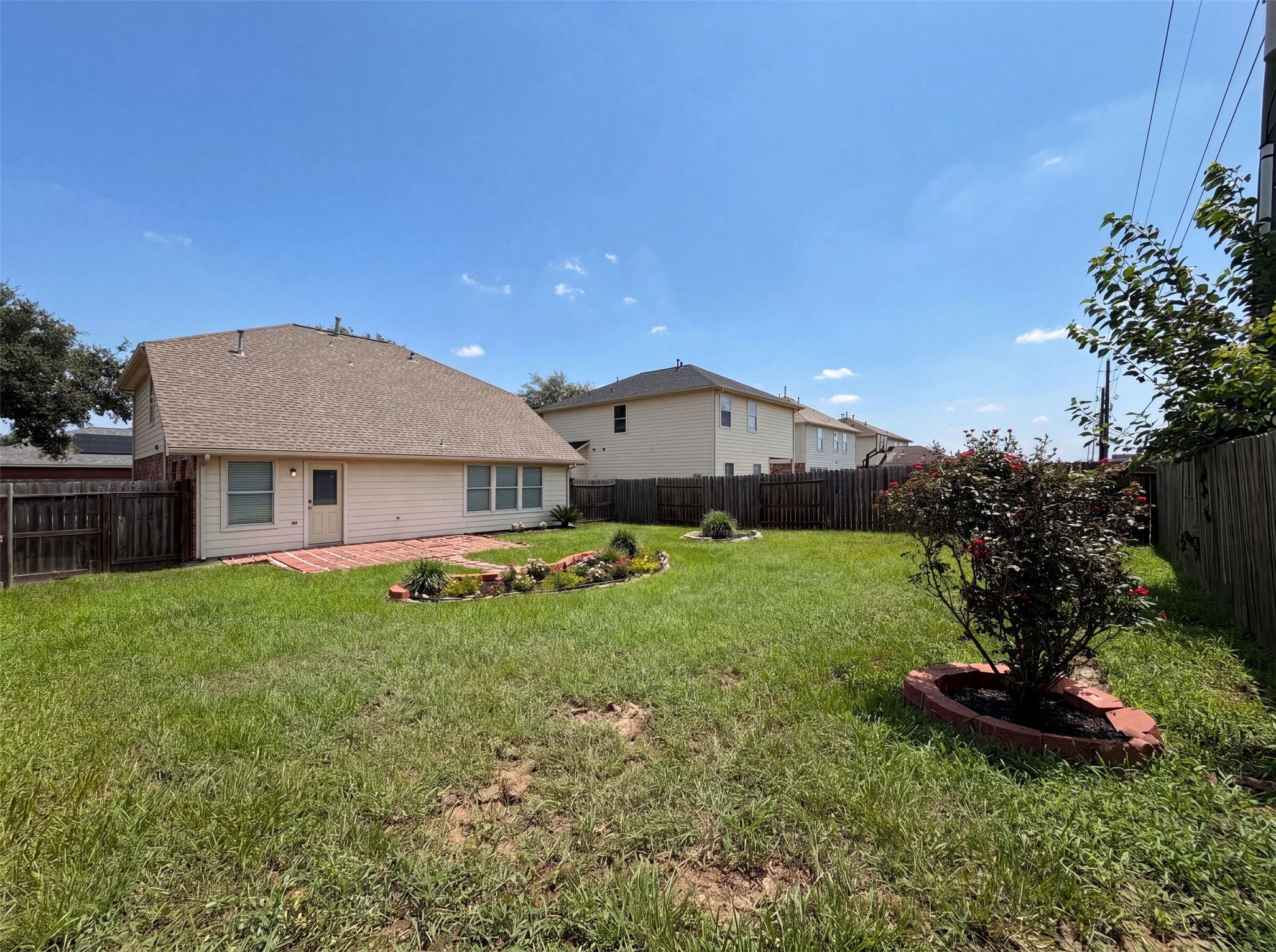 Listing photo 5