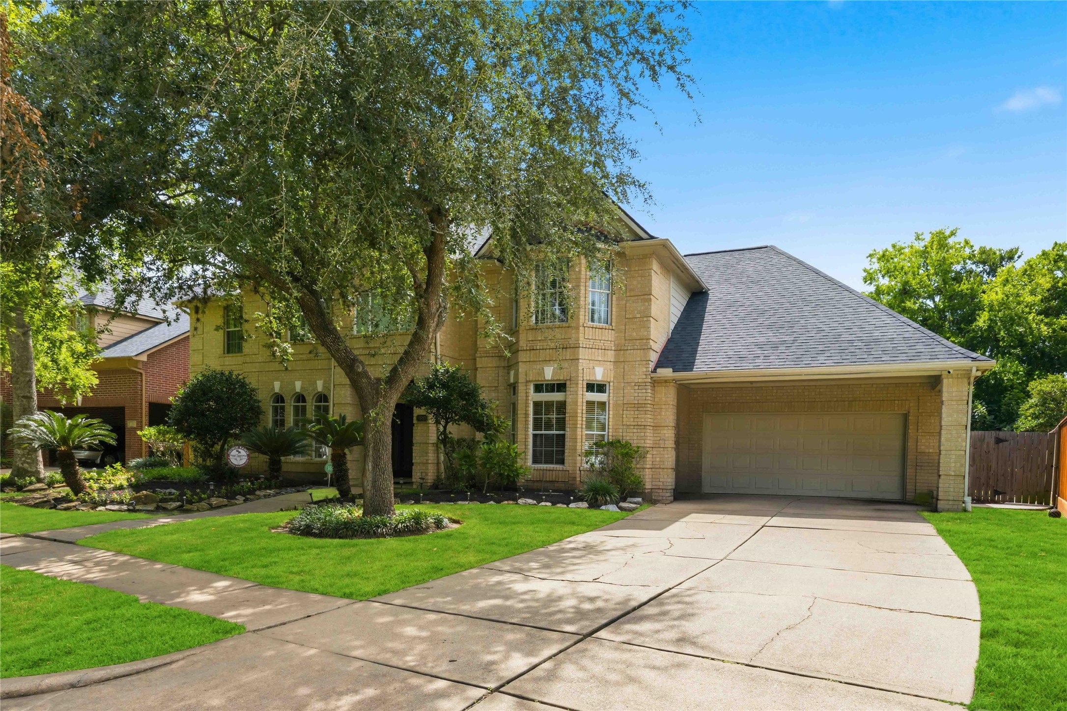 Listing photo 1