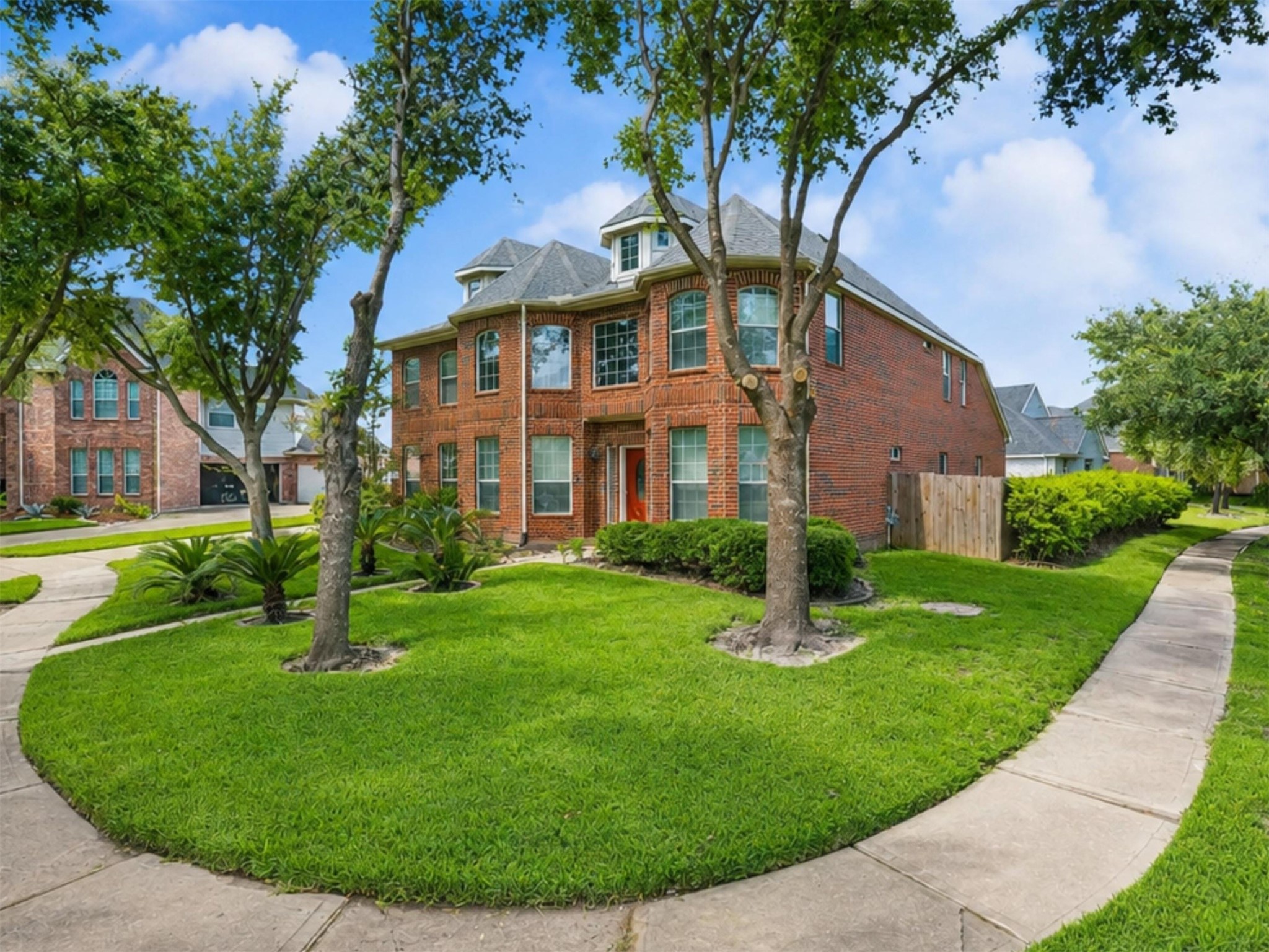 Listing photo 1