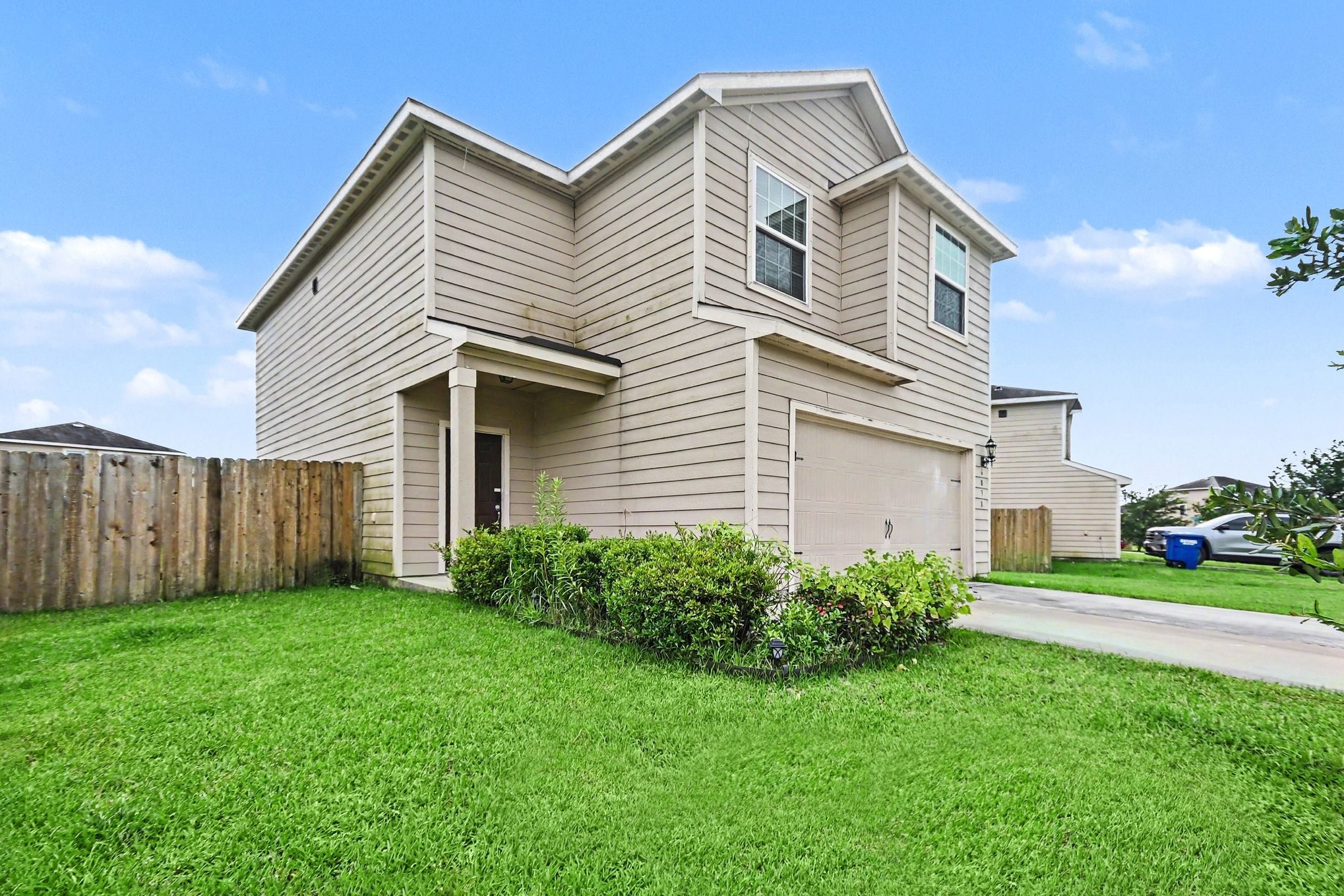 Listing photo 1