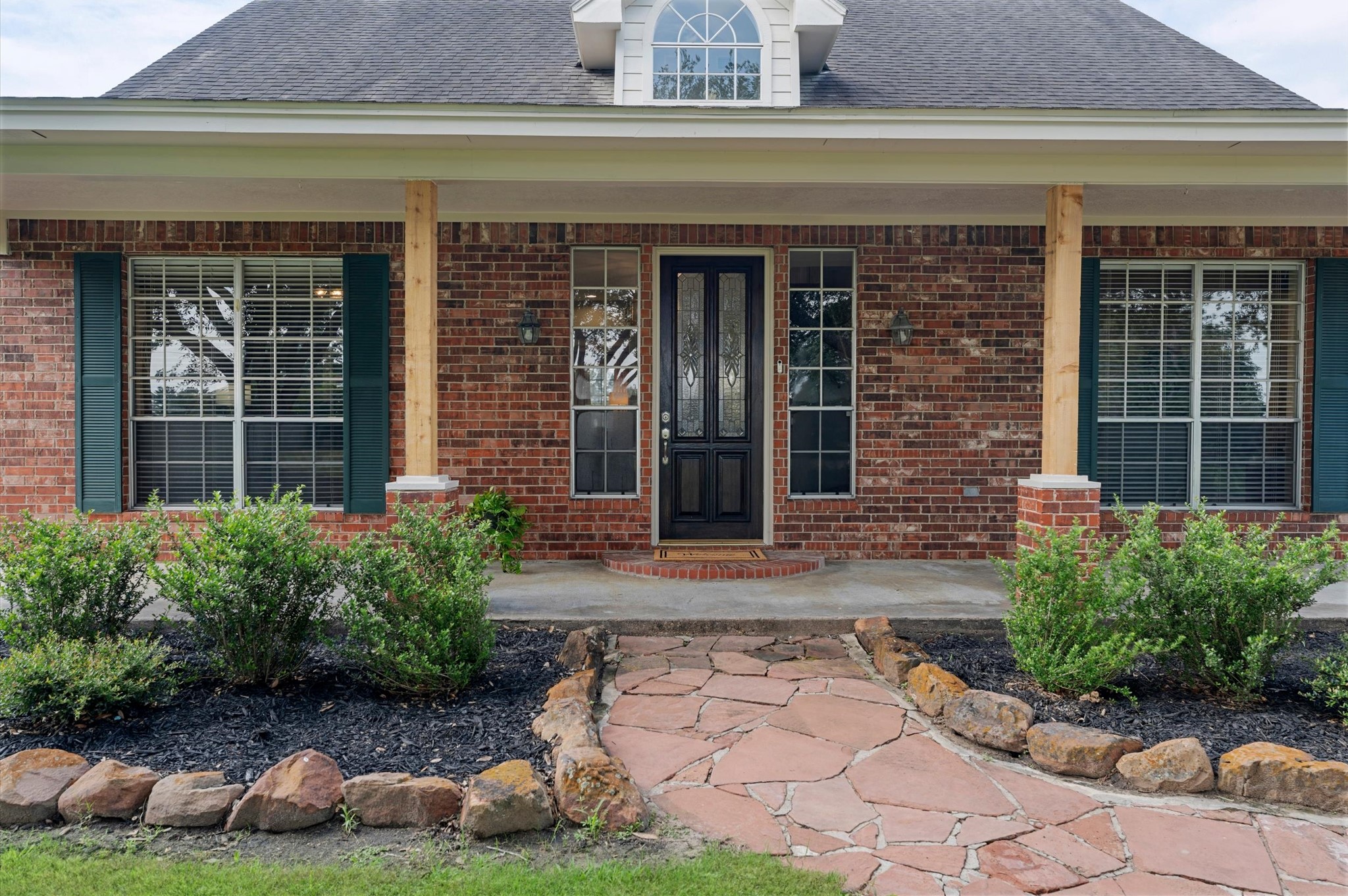 Listing photo 1